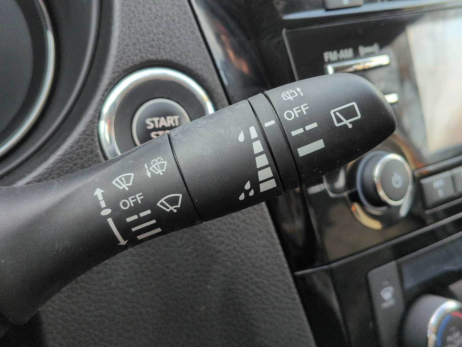 Thumbnail: 2017 Nissan Rogue Sport - 24