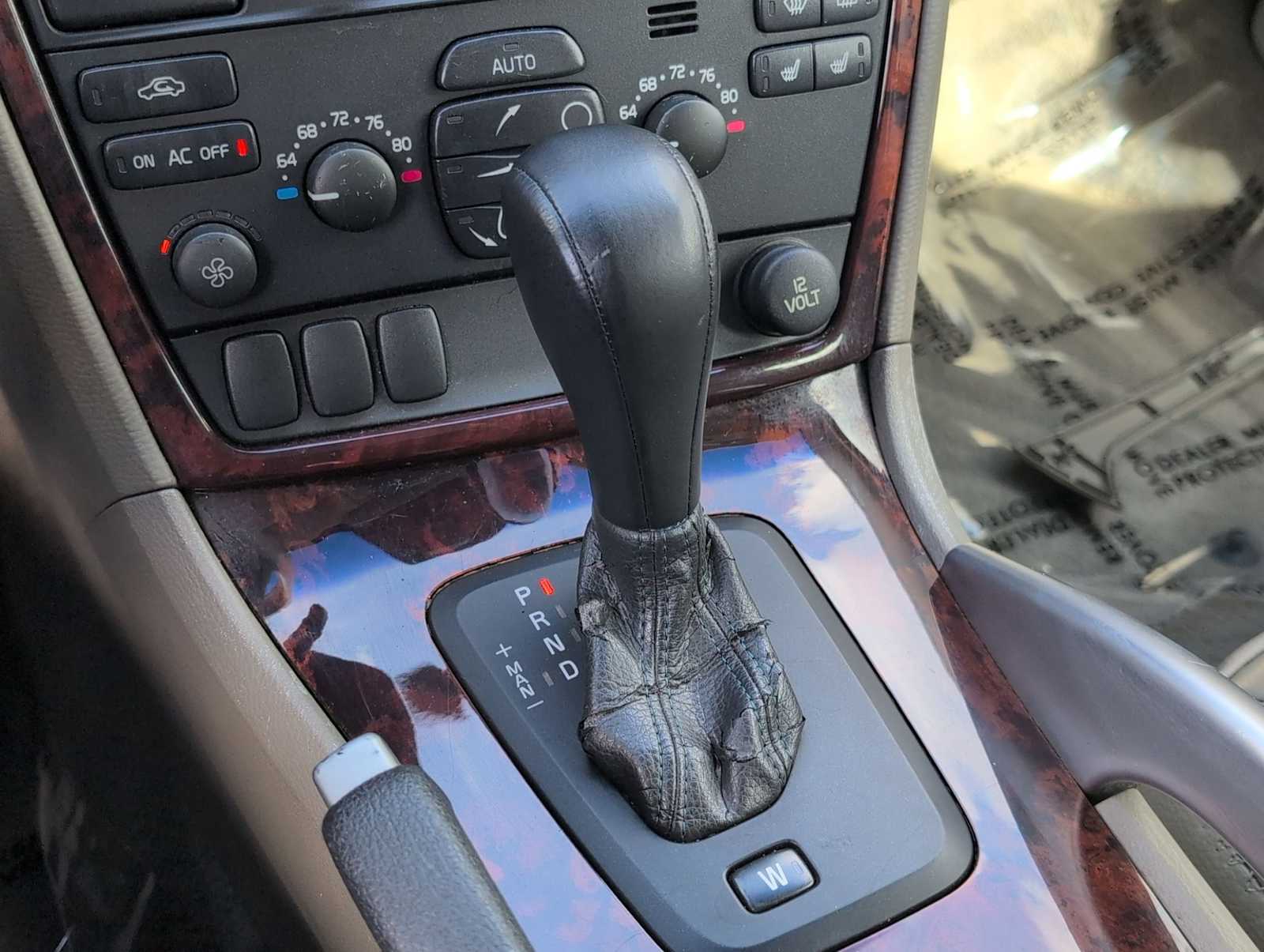 Thumbnail: 2005 Volvo XC70 - 28