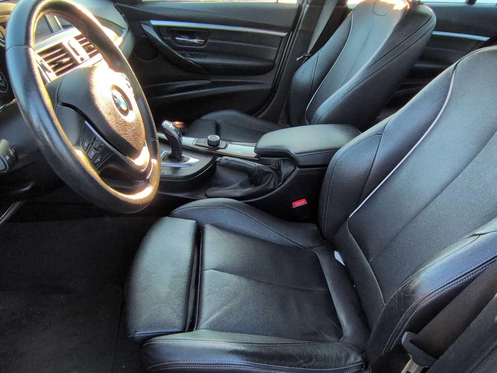 Thumbnail: 2016 BMW 3 Series - 10