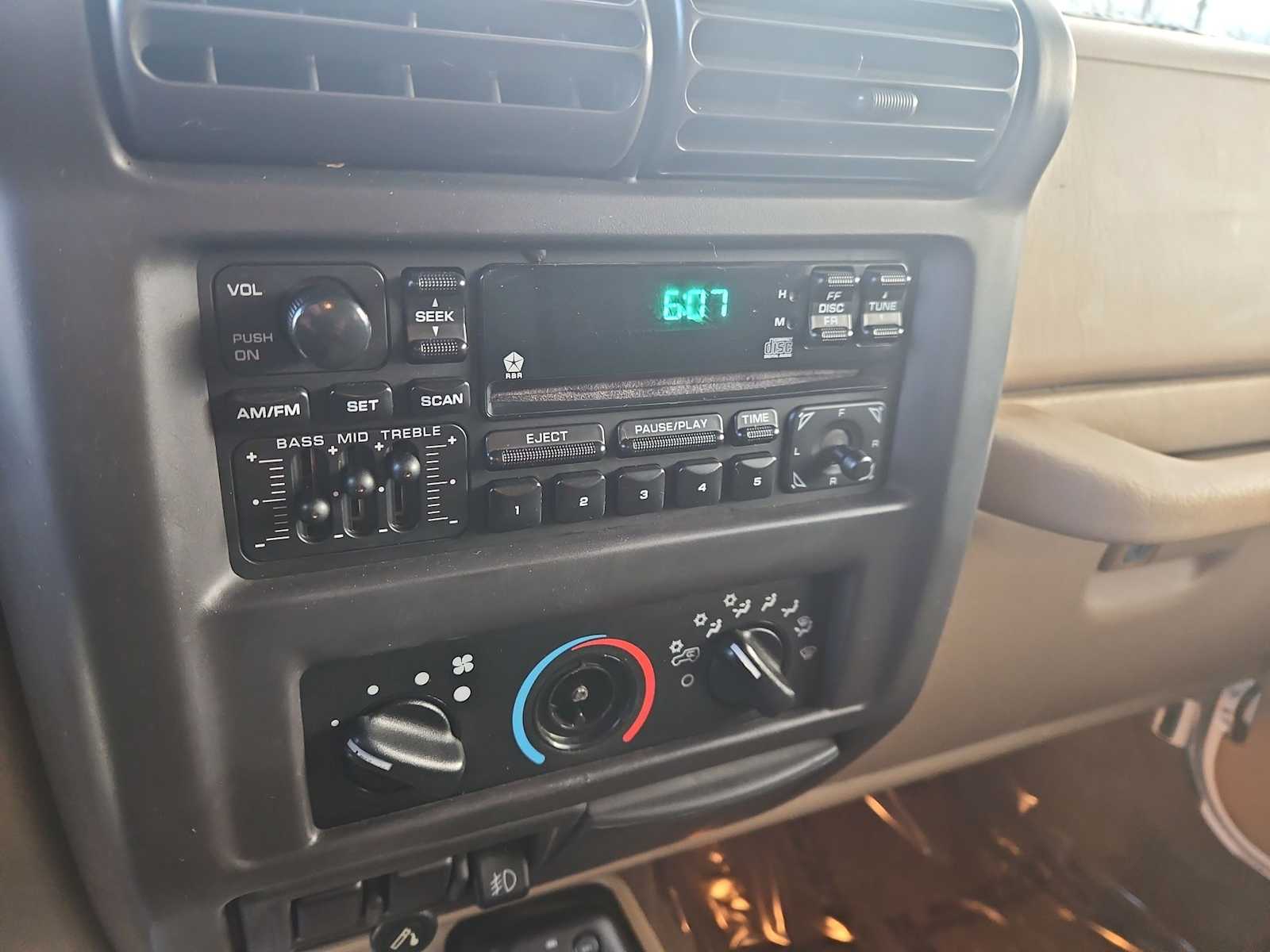 Thumbnail: 2000 Jeep Wrangler - 24