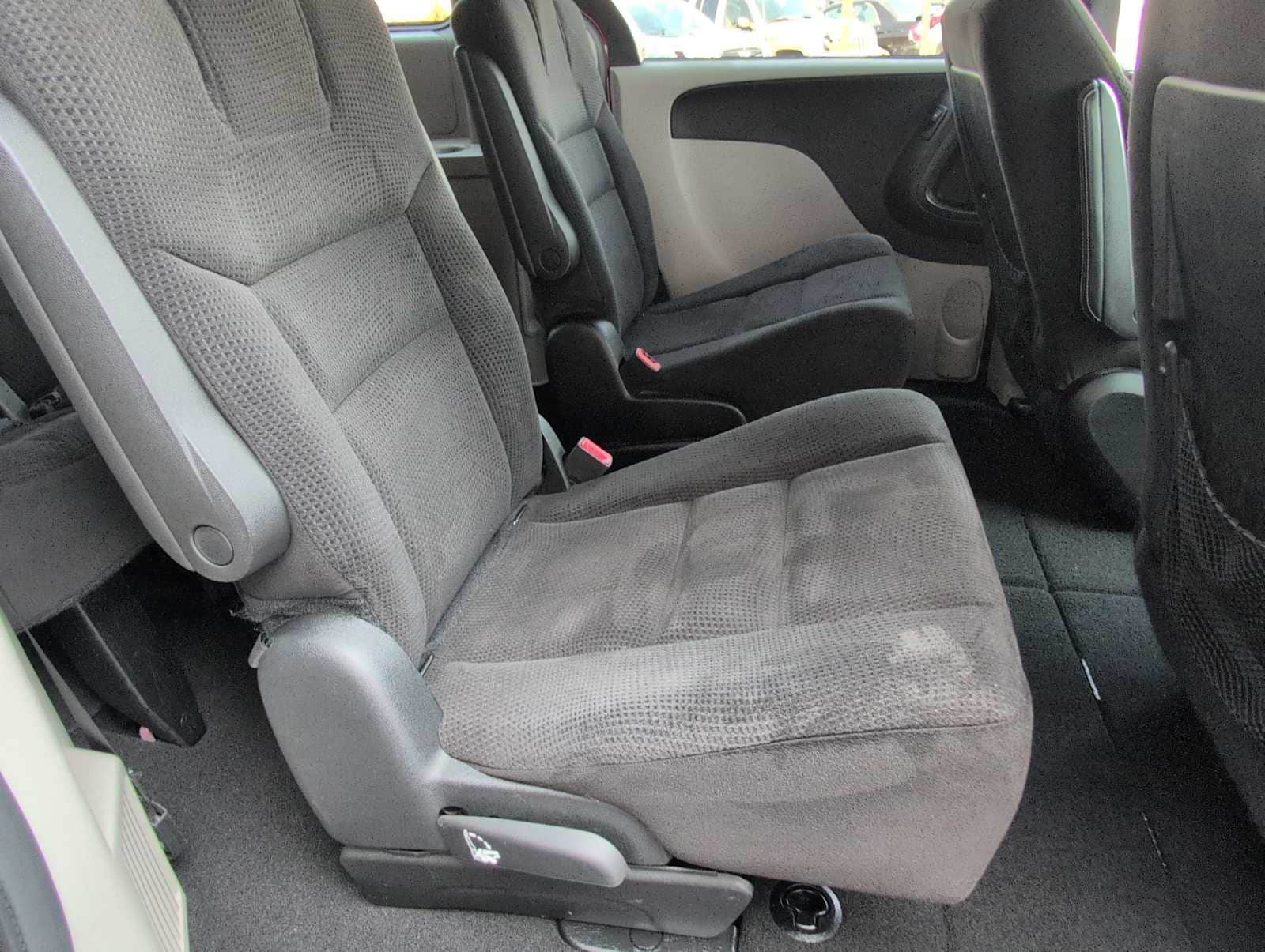 Thumbnail: 2015 Dodge Grand Caravan - 18