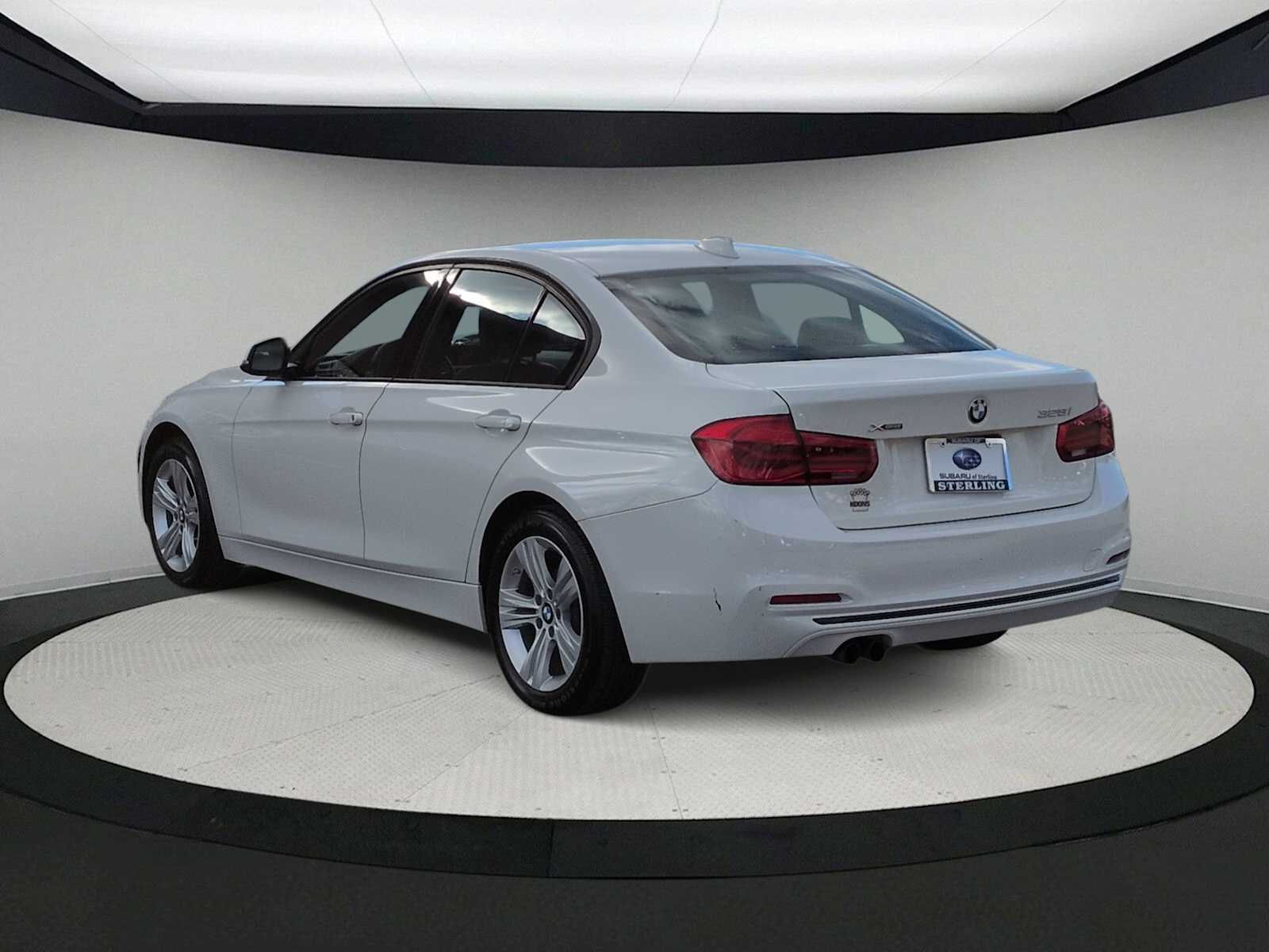 Thumbnail: 2016 BMW 3 Series - 6