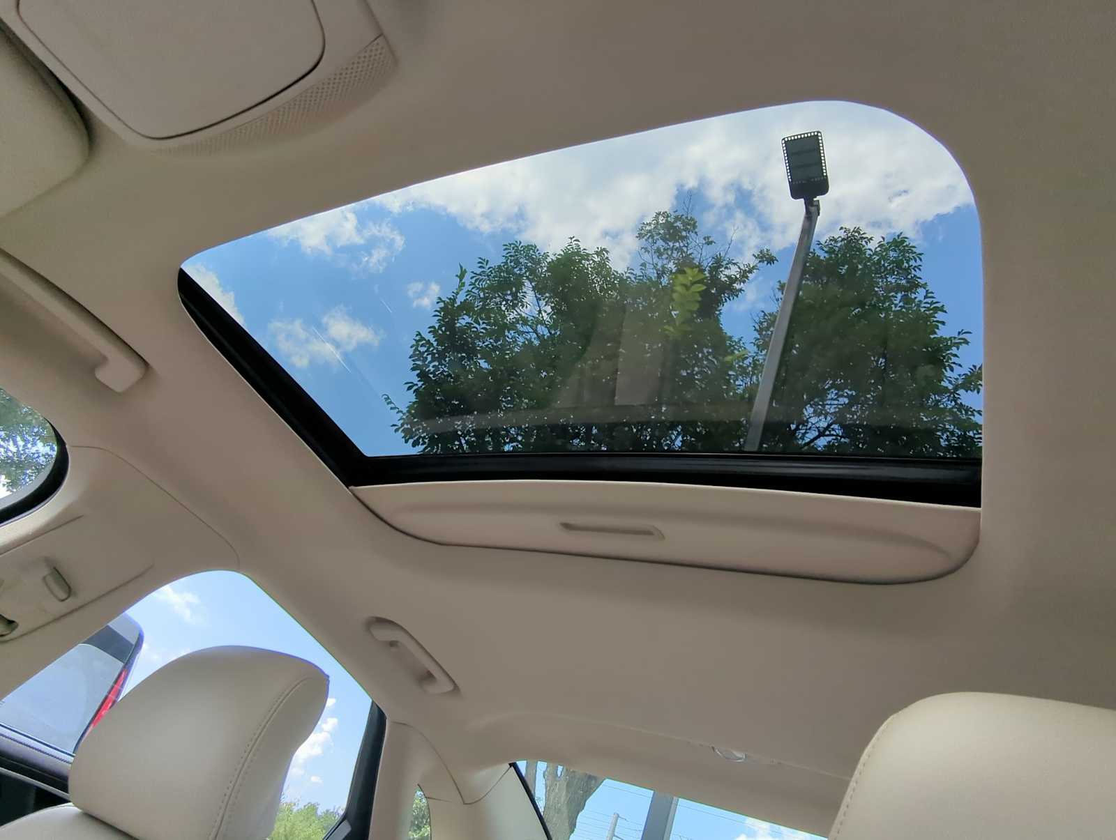 Thumbnail: 2019 Lincoln MKZ - 20