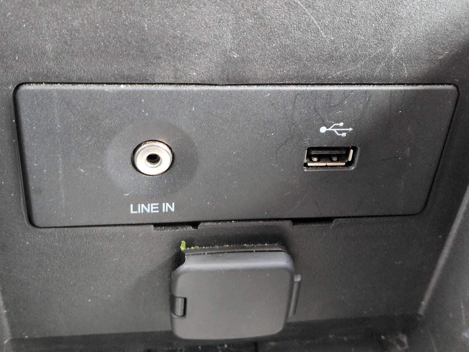 Thumbnail: 2013 Ford Edge - 29