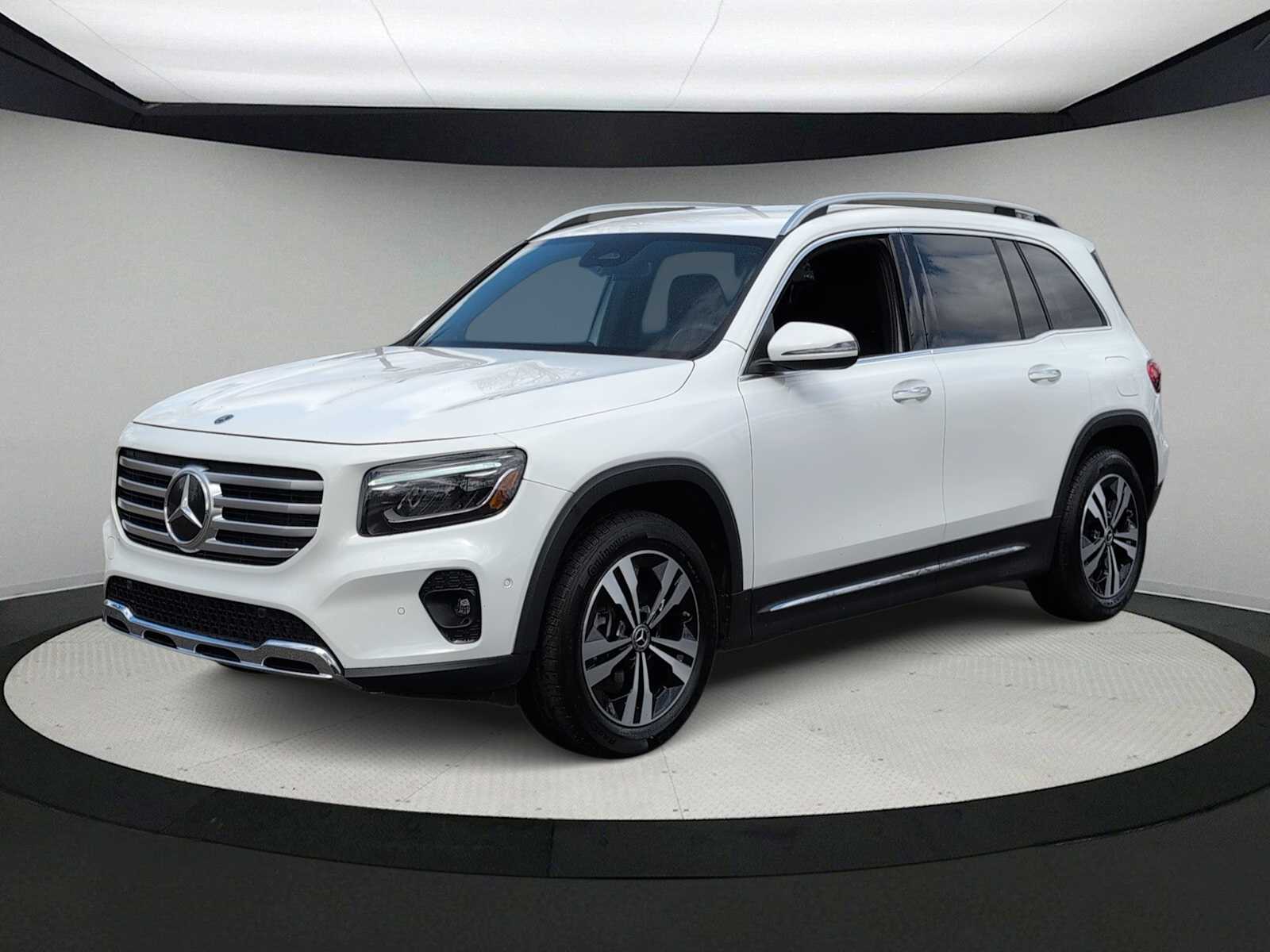 Thumbnail: 2024 Mercedes-Benz GLB - 4