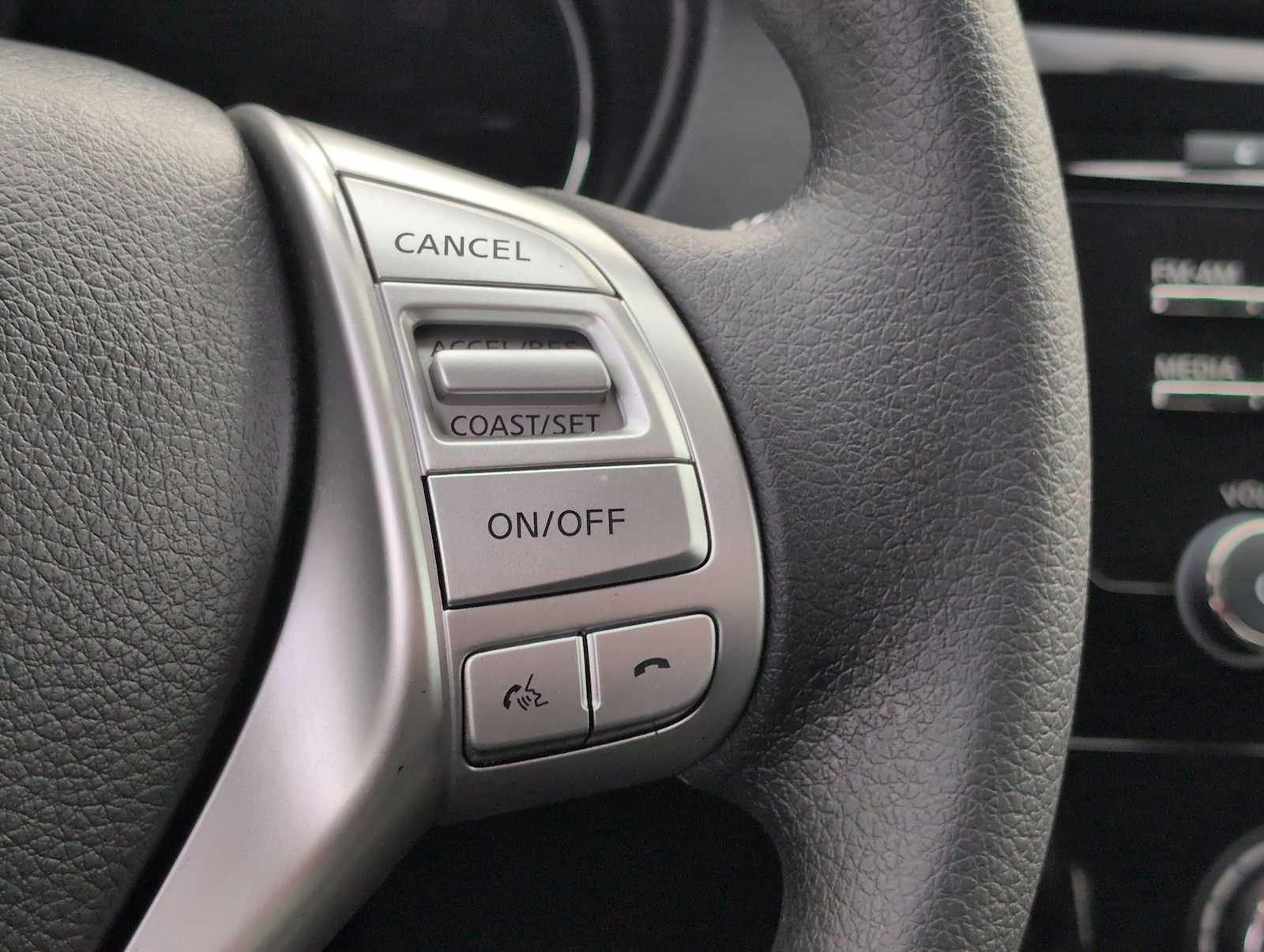 Thumbnail: 2014 Nissan Rogue - 23