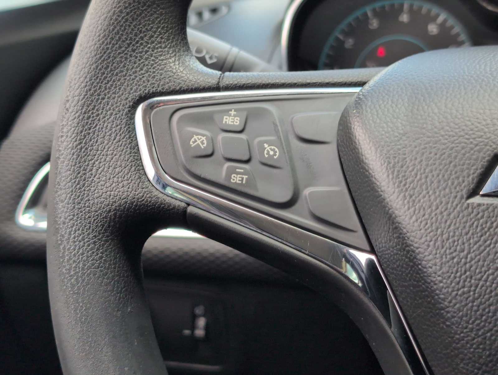 Thumbnail: 2017 Chevrolet Cruze - 23