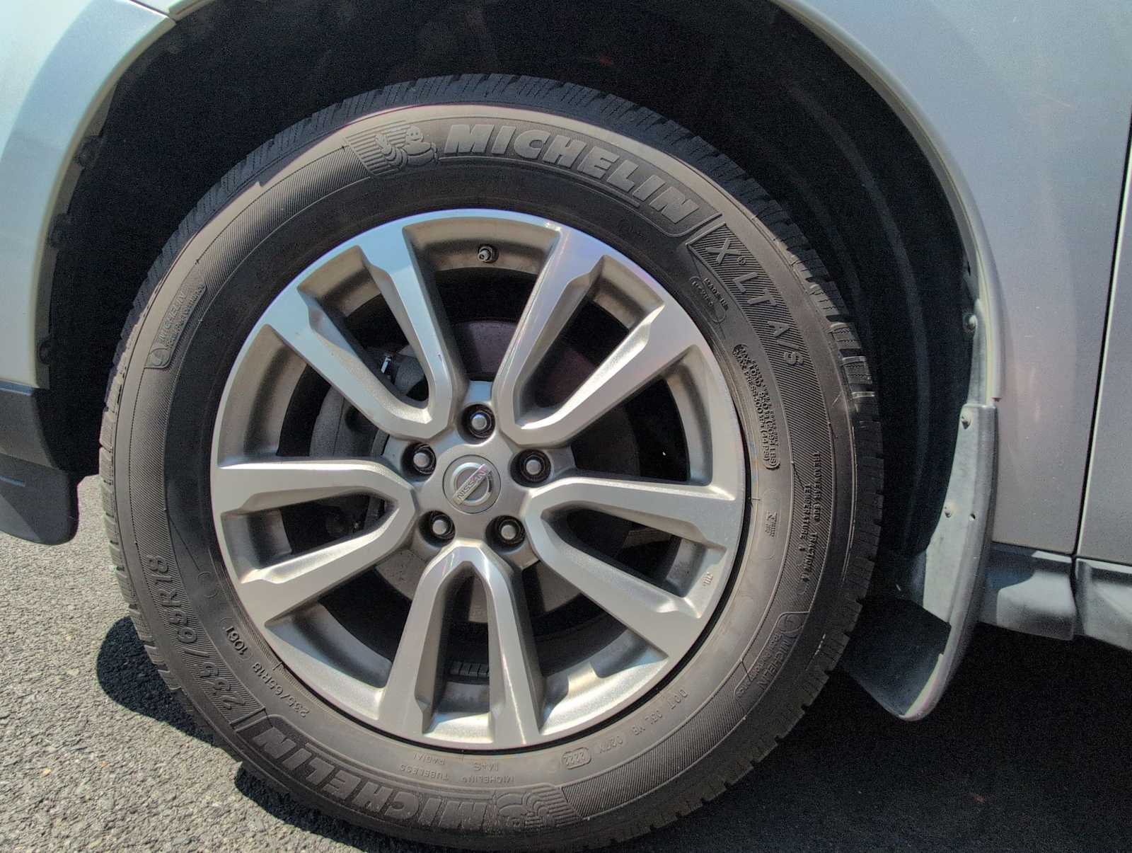 Thumbnail: 2014 Nissan Pathfinder - 14