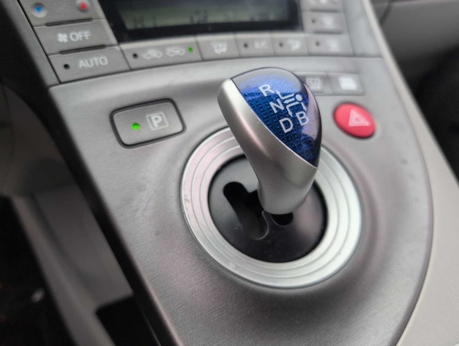 Thumbnail: 2012 Toyota Prius - 32