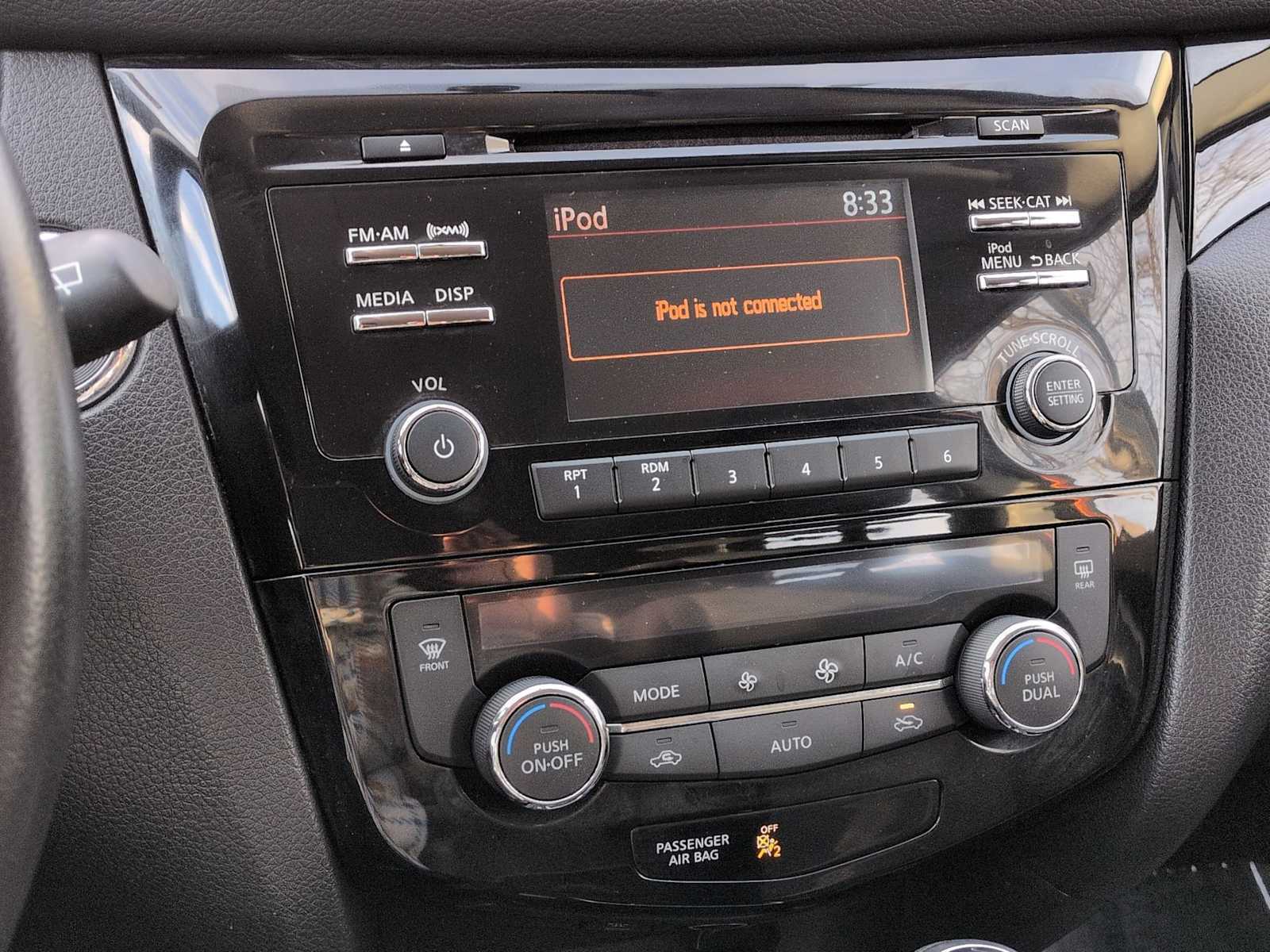 Thumbnail: 2017 Nissan Rogue Sport - 26