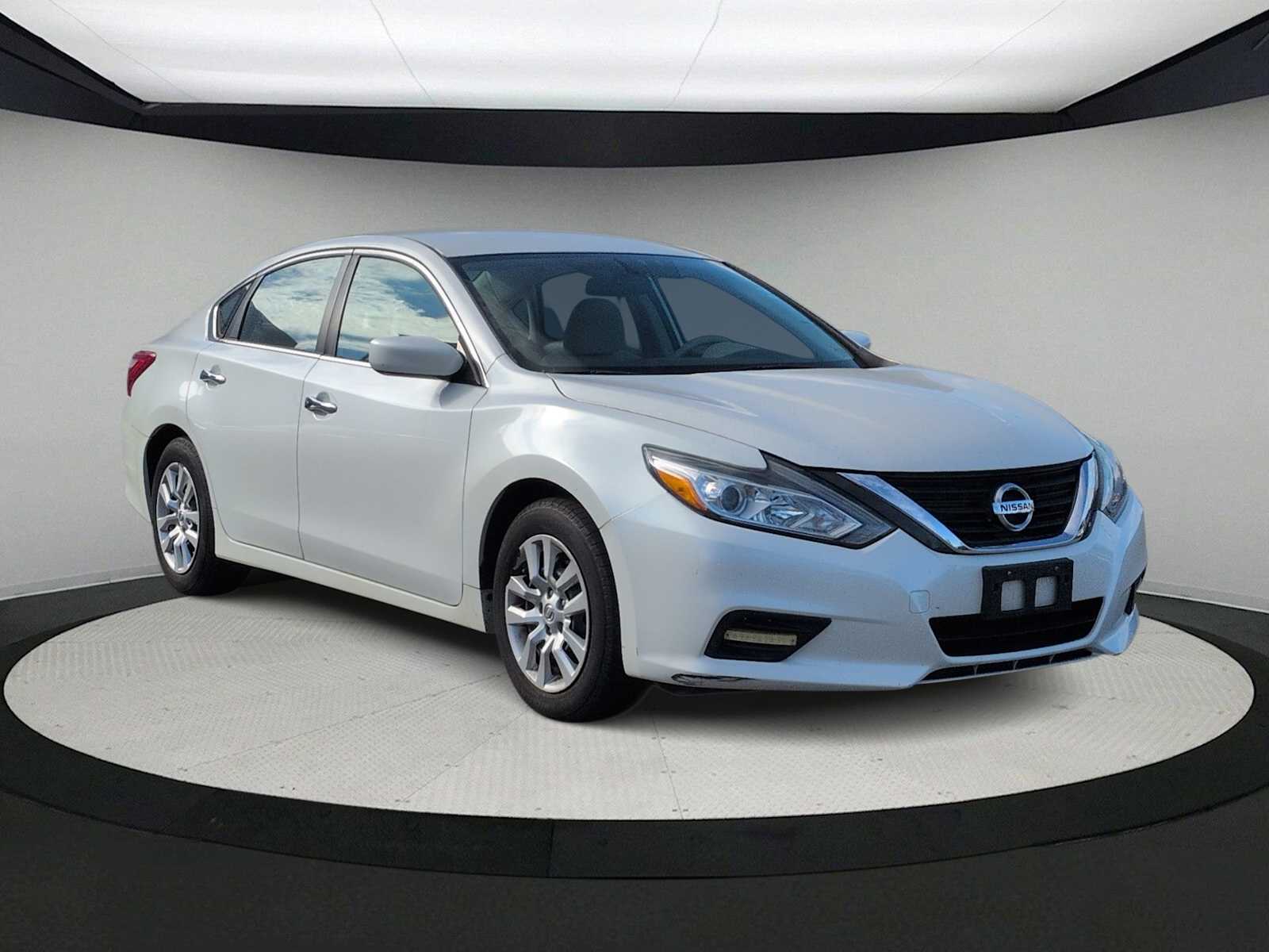 Thumbnail: 2016 Nissan Altima - 2