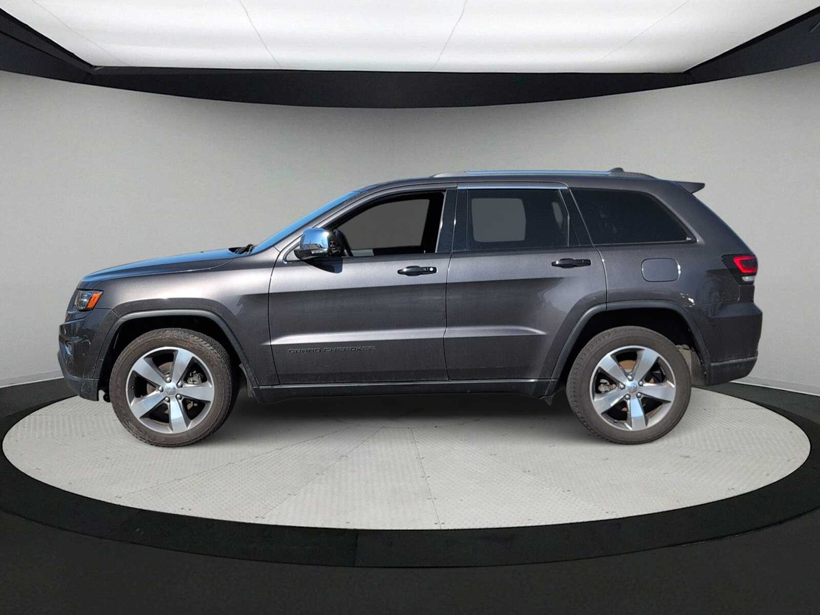 Thumbnail: 2015 Jeep Grand Cherokee - 5