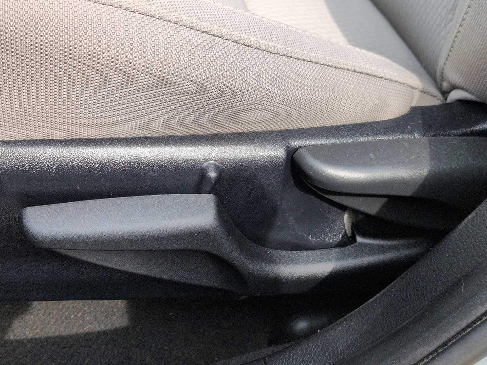 Thumbnail: 2015 Toyota Corolla - 16