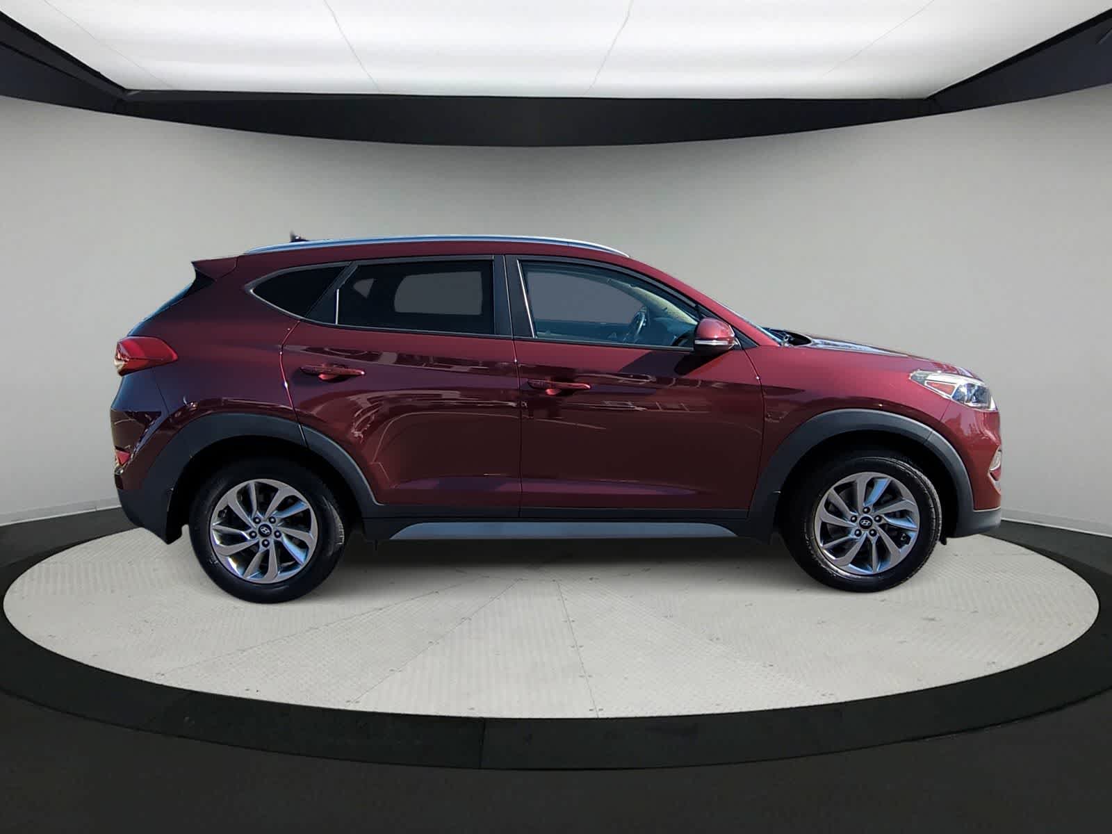 Thumbnail: 2018 Hyundai Tucson - 9