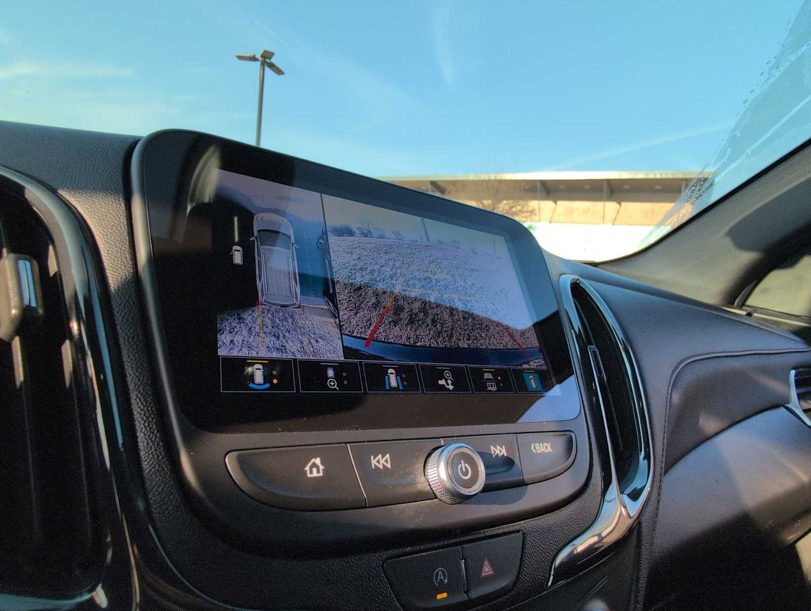 Thumbnail: 2022 Chevrolet Equinox - 29