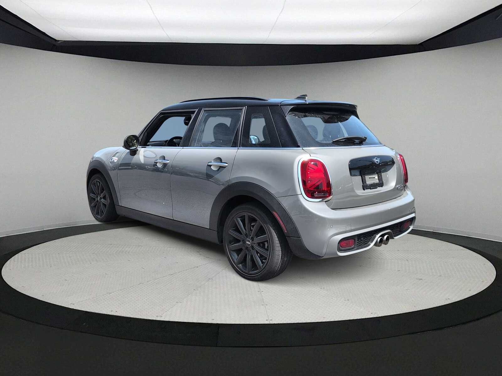 Thumbnail: 2020 MINI Cooper Hardtop - 6