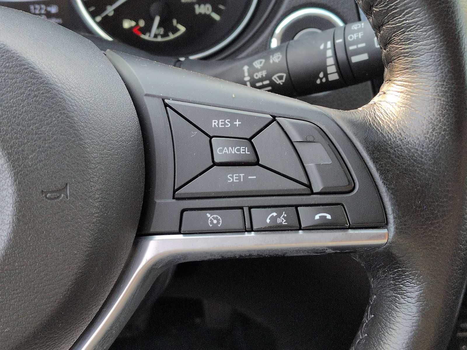 Thumbnail: 2017 Nissan Rogue Sport - 23