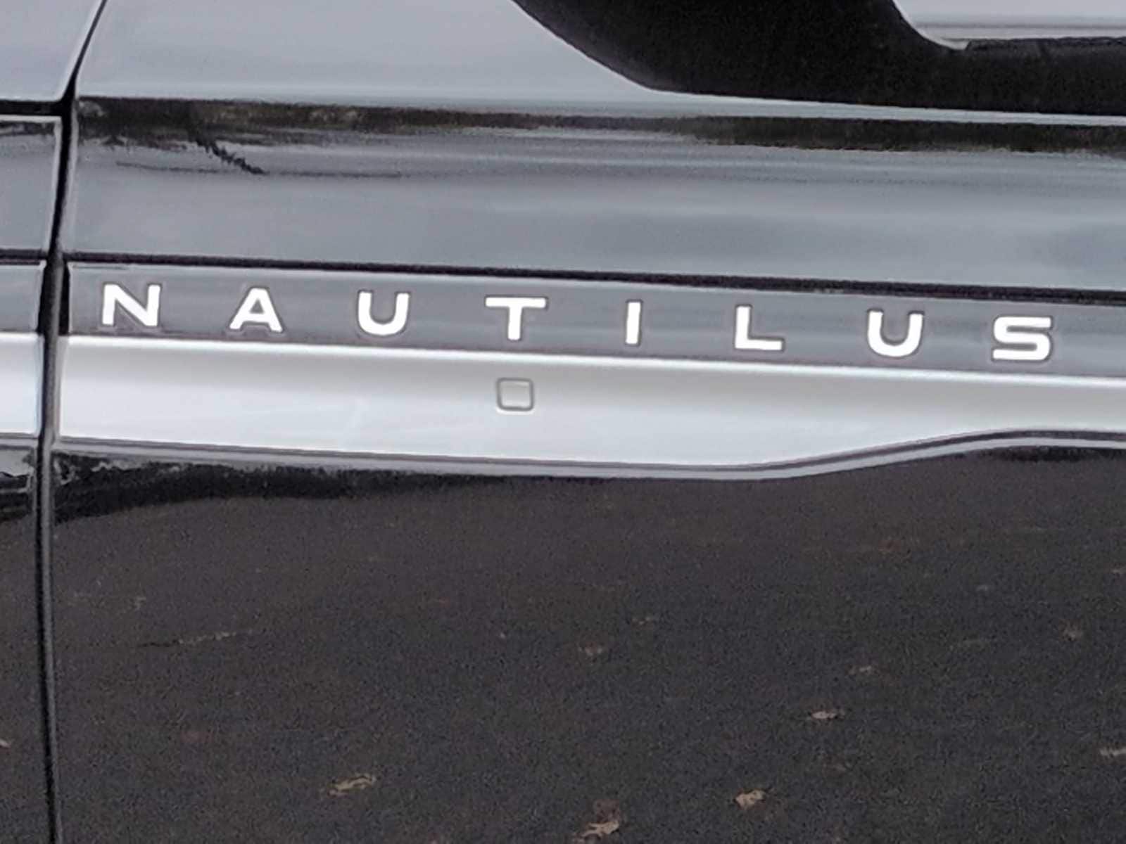 Thumbnail: 2024 Lincoln Nautilus - 12