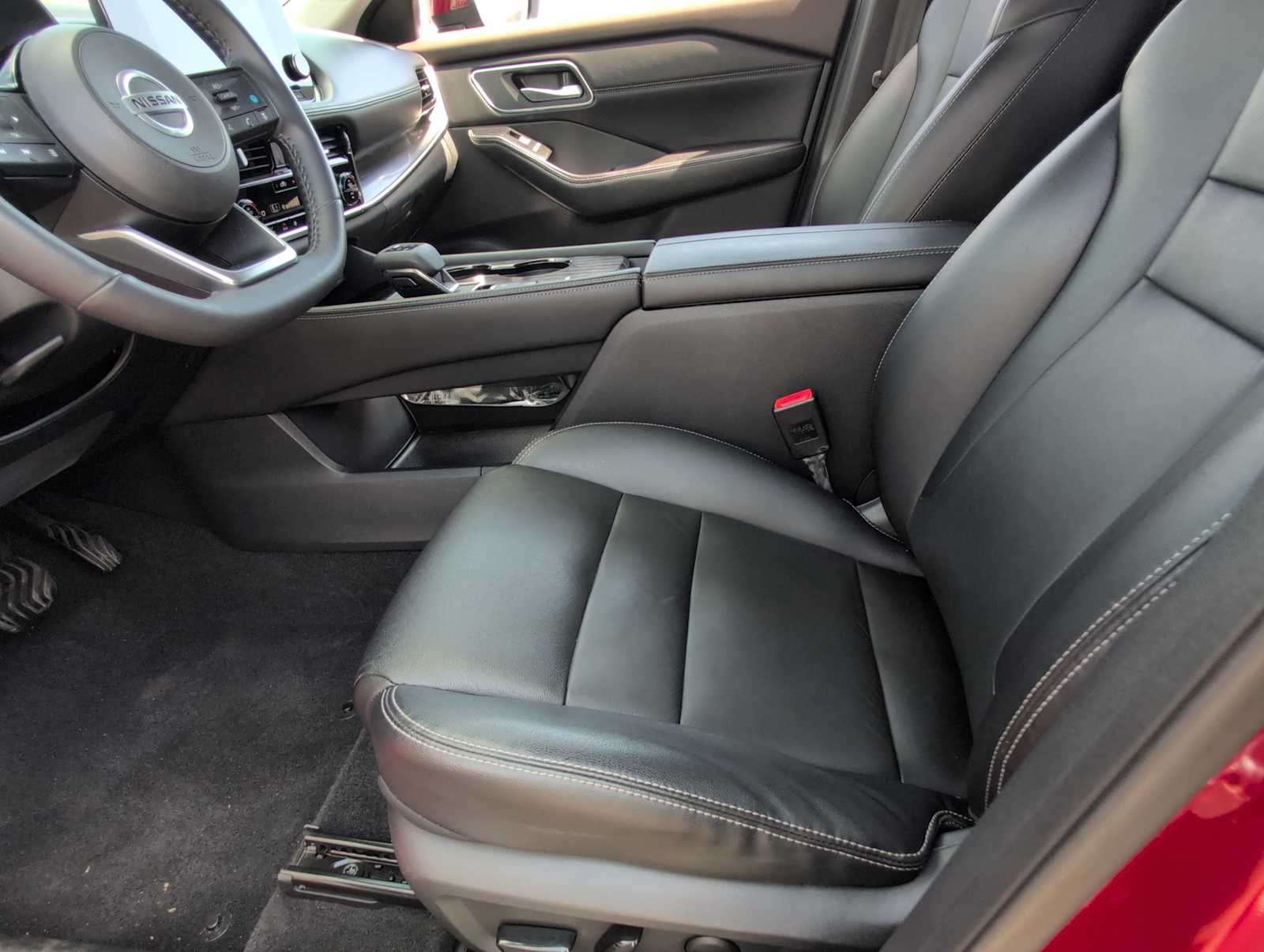 Thumbnail: 2021 Nissan Rogue - 16