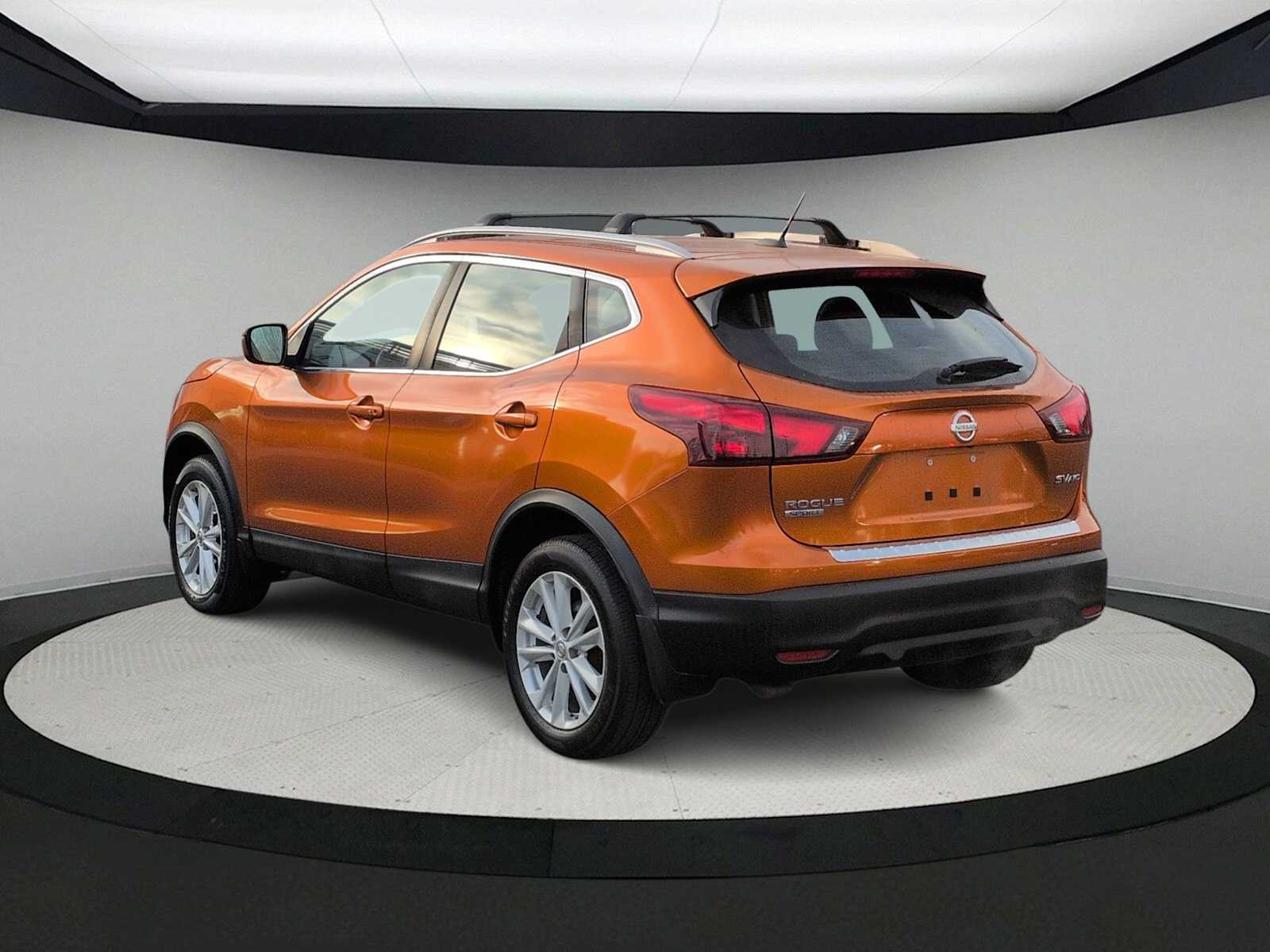 Thumbnail: 2017 Nissan Rogue Sport - 6