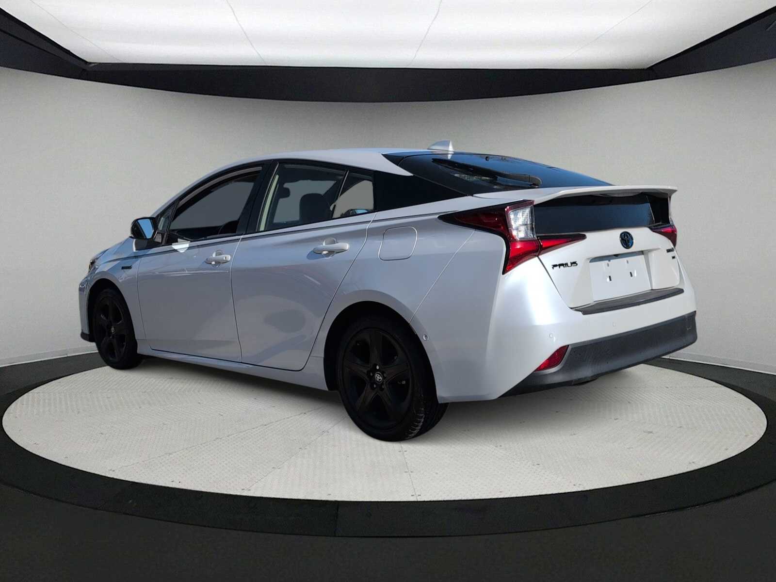 Thumbnail: 2021 Toyota Prius - 6