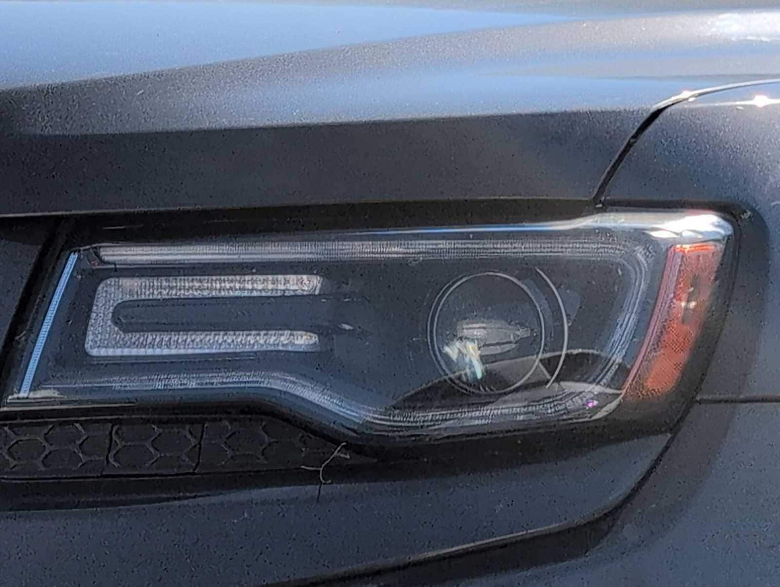 Thumbnail: 2015 Jeep Grand Cherokee - 11