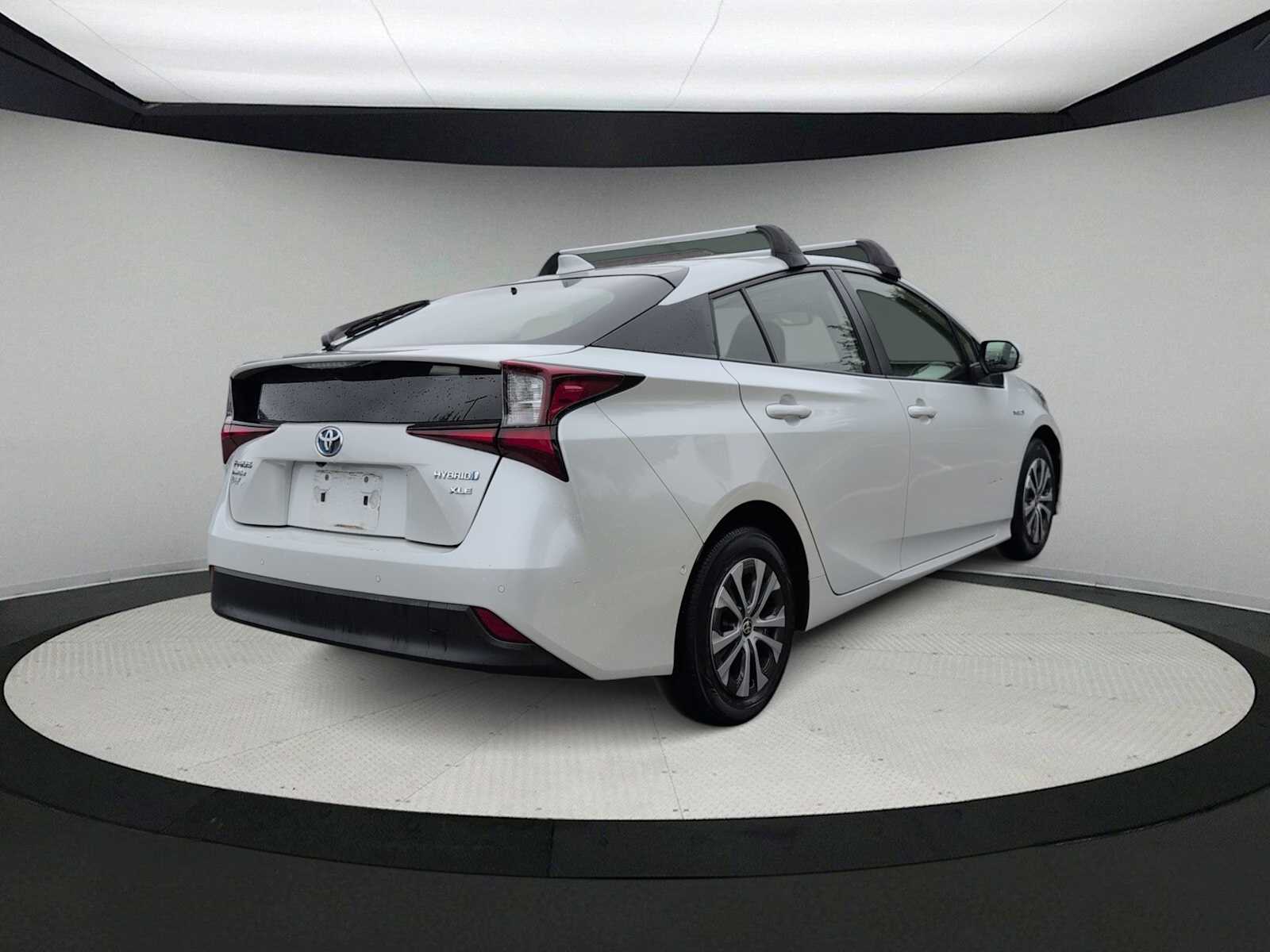 Thumbnail: 2022 Toyota Prius - 8