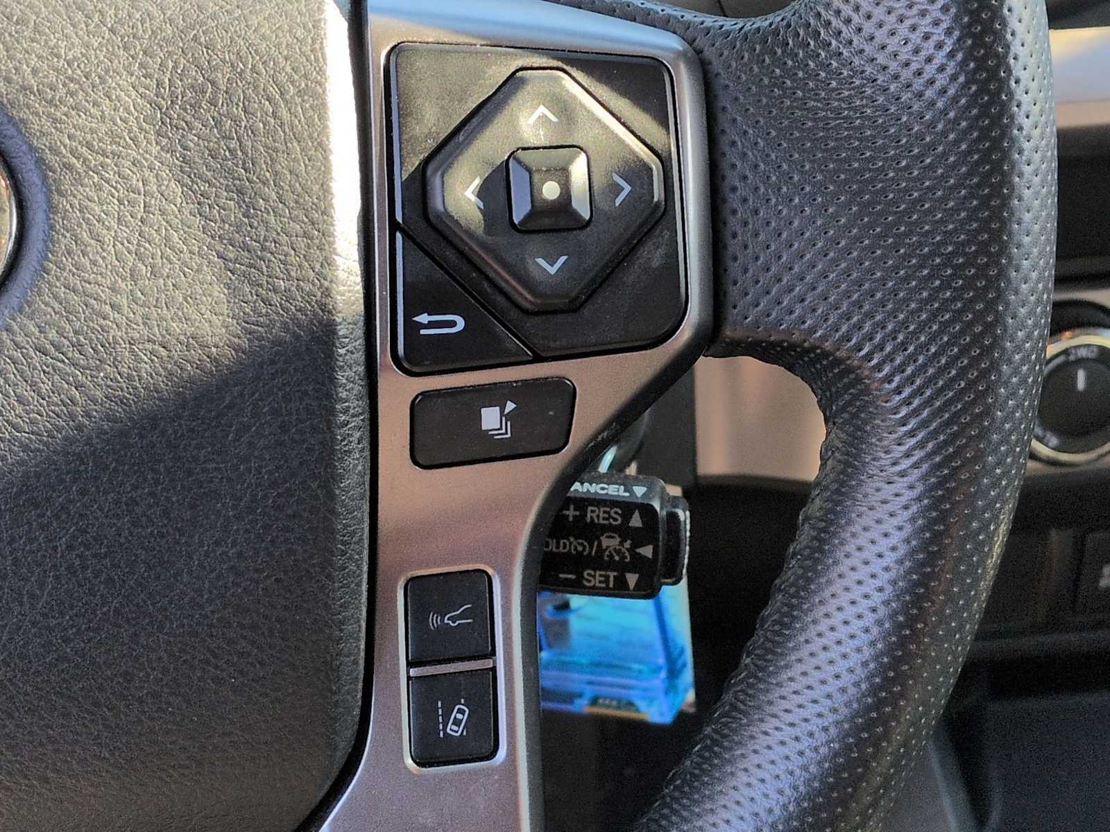 Thumbnail: 2022 Toyota Tacoma - 11