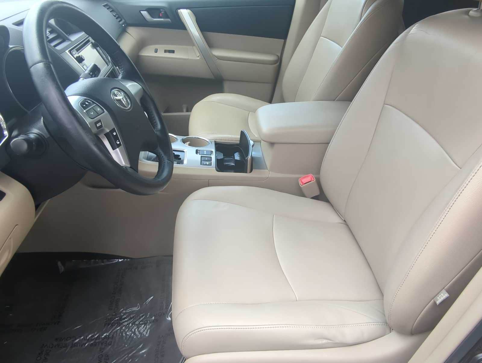 Thumbnail: 2013 Toyota Highlander - 10