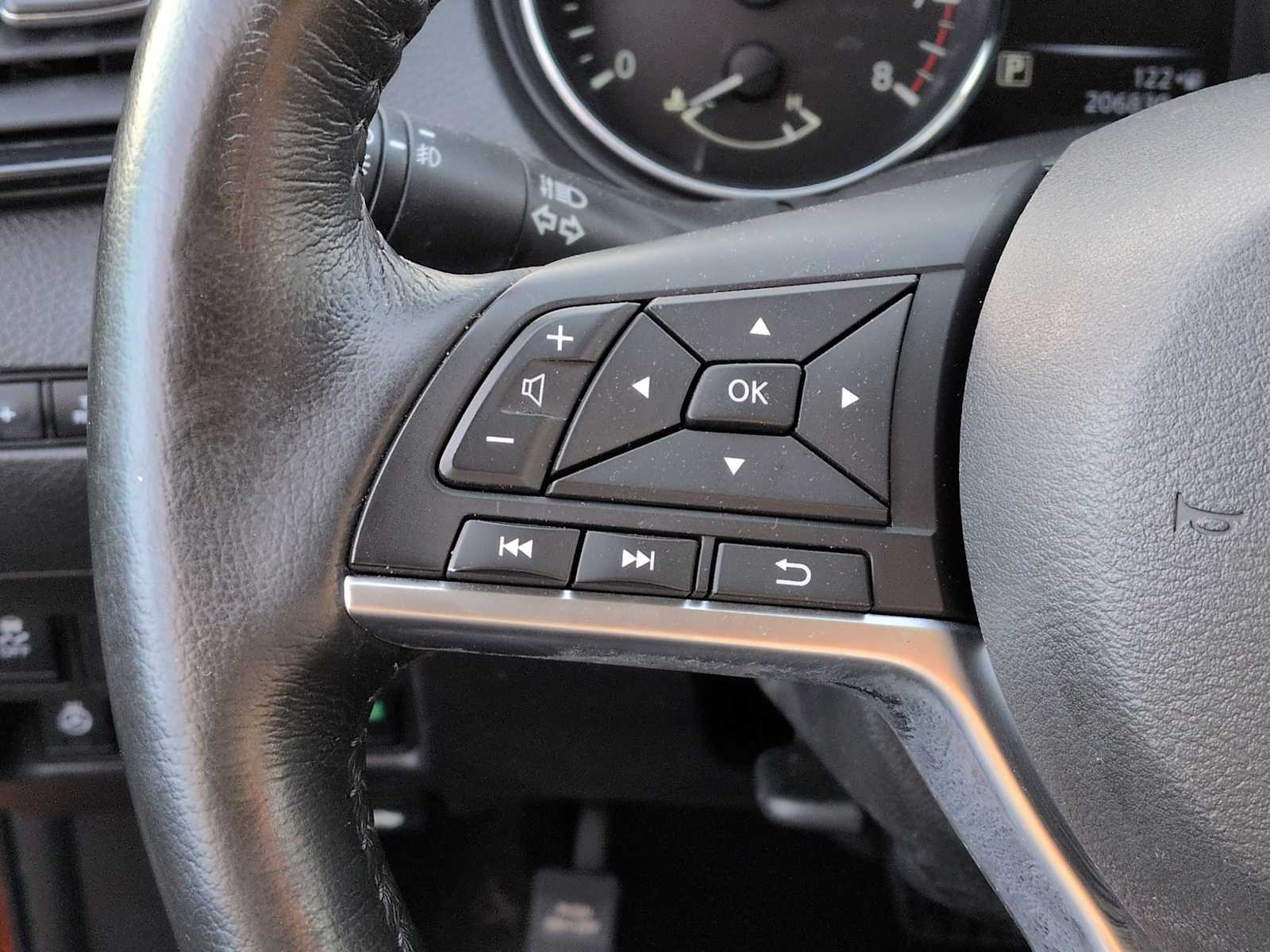 Thumbnail: 2017 Nissan Rogue Sport - 22