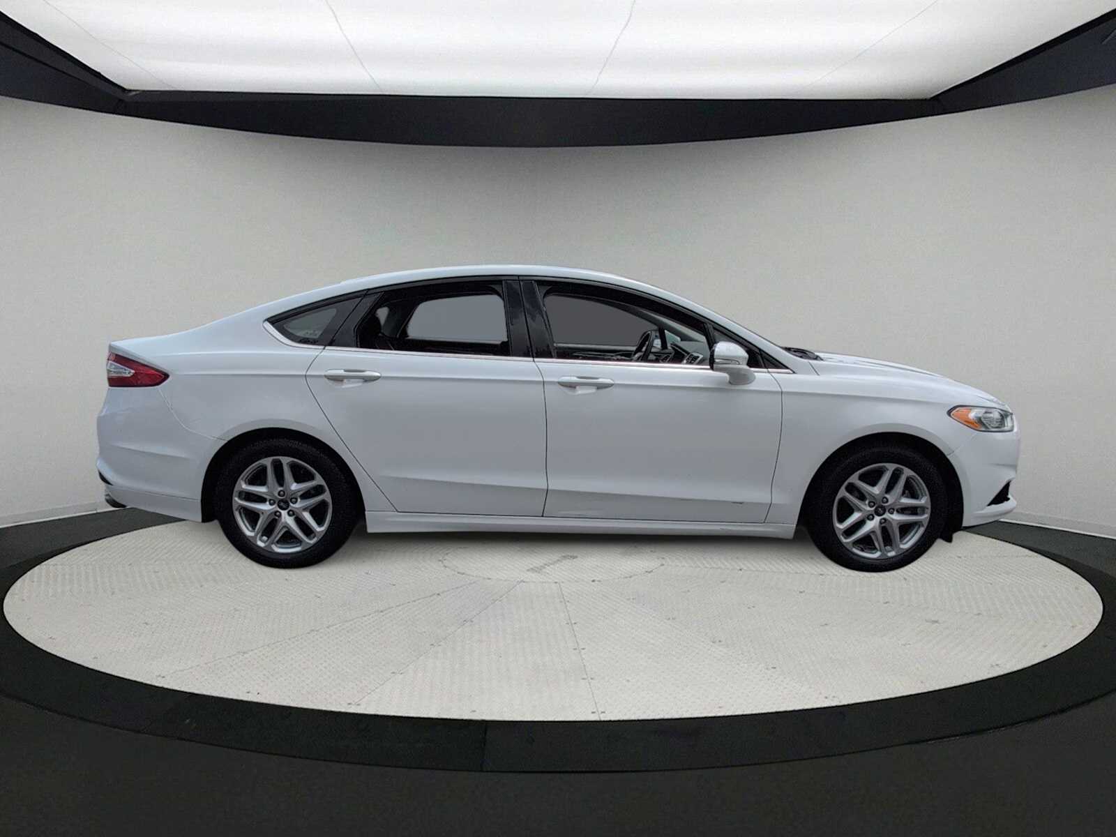Thumbnail: 2013 Ford Fusion - 9