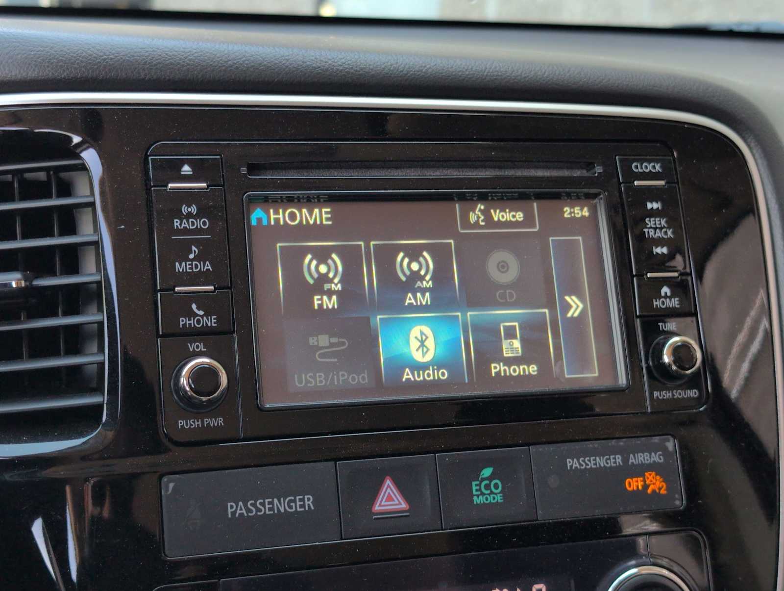 Thumbnail: 2016 Mitsubishi Outlander - 27