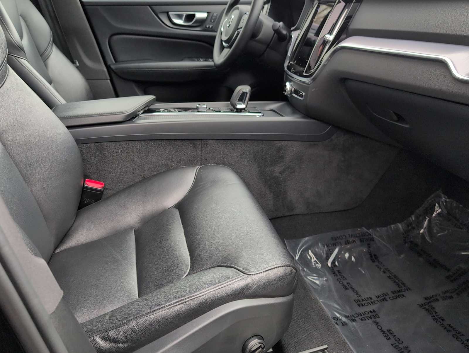 Thumbnail: 2024 Volvo S60 - 21