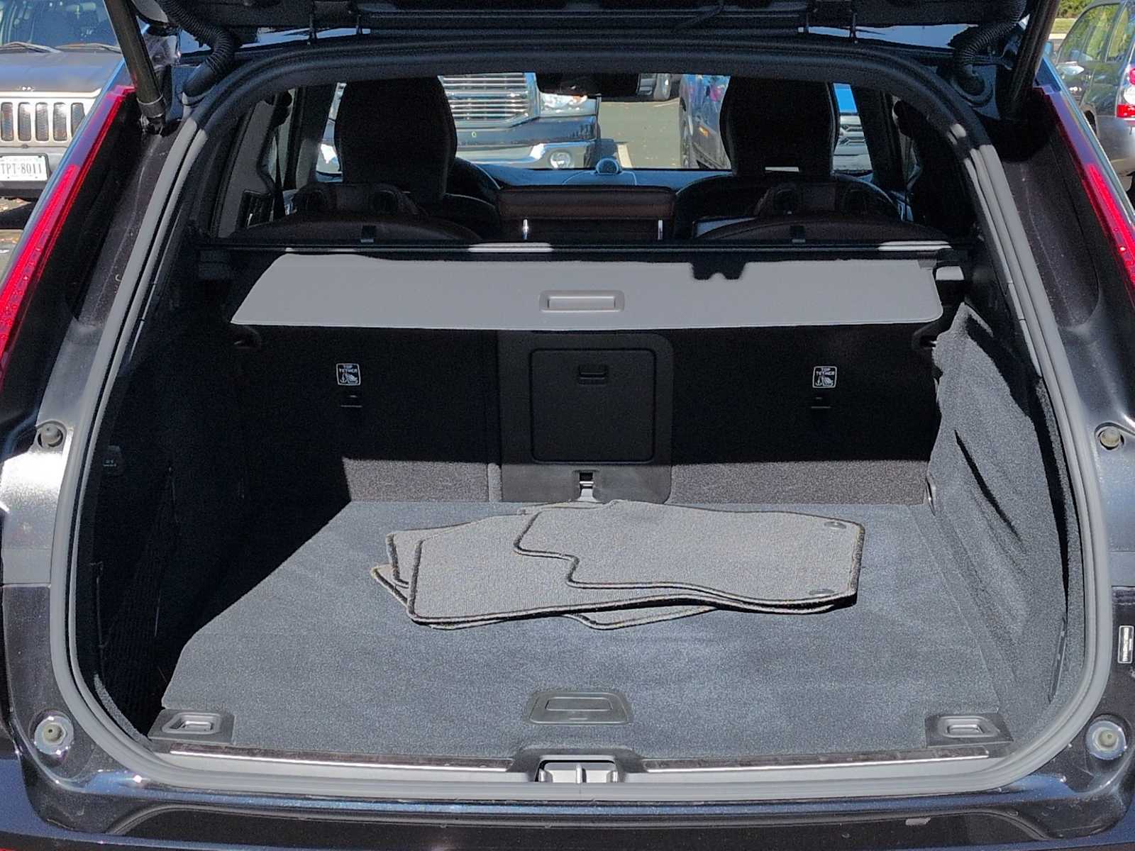 Thumbnail: 2025 Volvo XC60 - 35