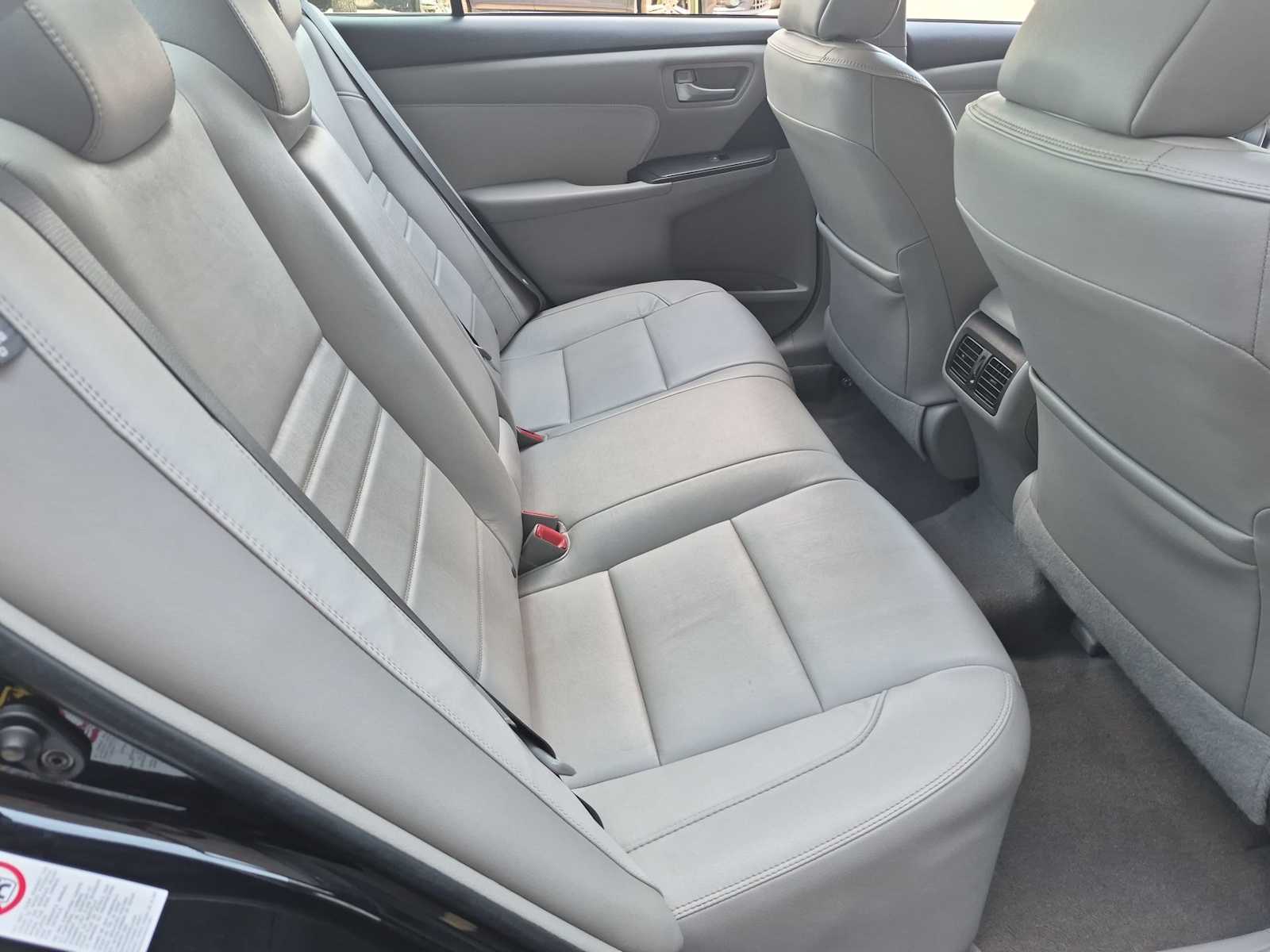 2016 Toyota Camry XLE - Photo 20