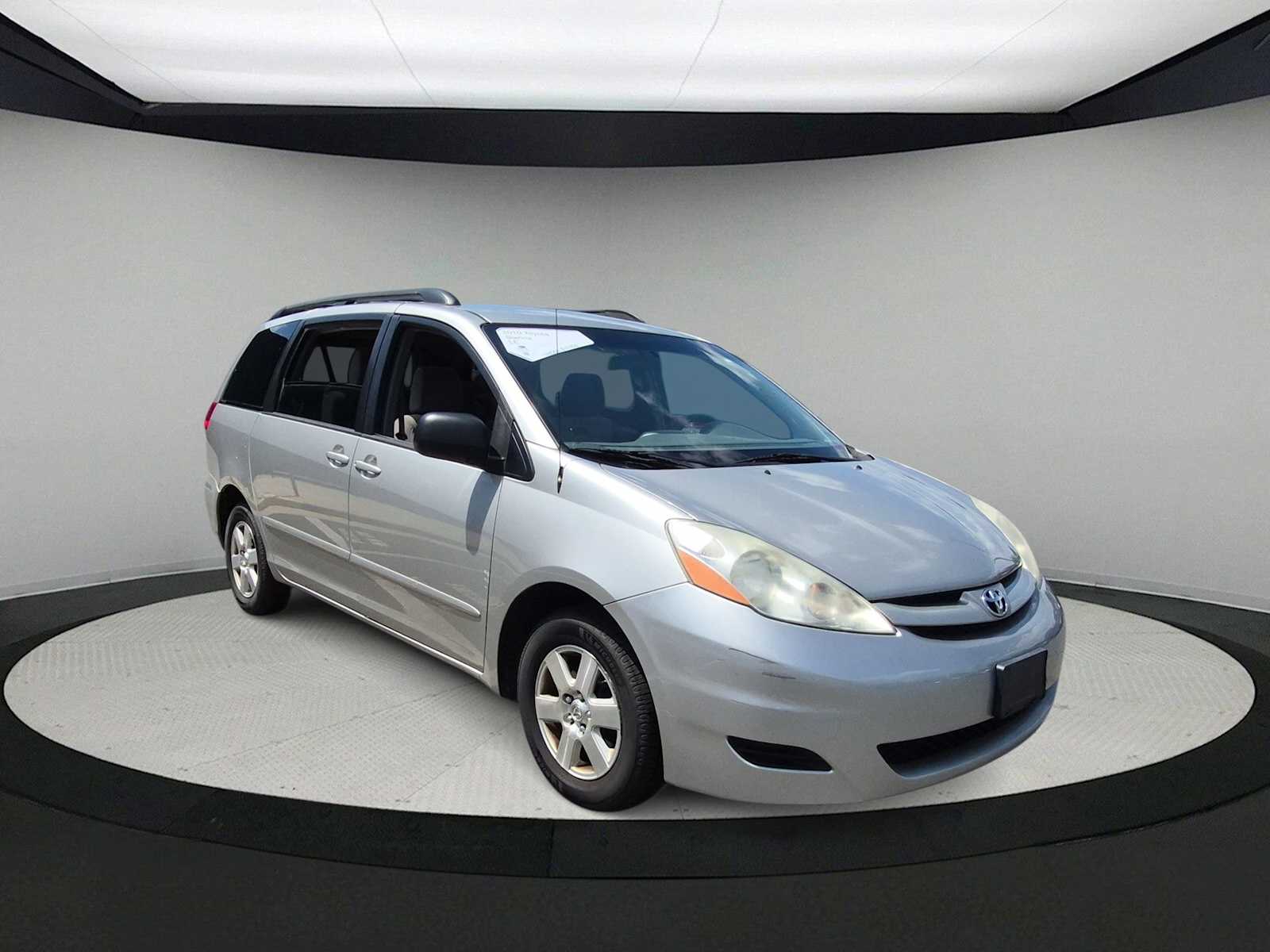 Used 2010 Toyota Sienna LE with VIN 5TDKK4CC5AS312684 for sale in Sterling, VA