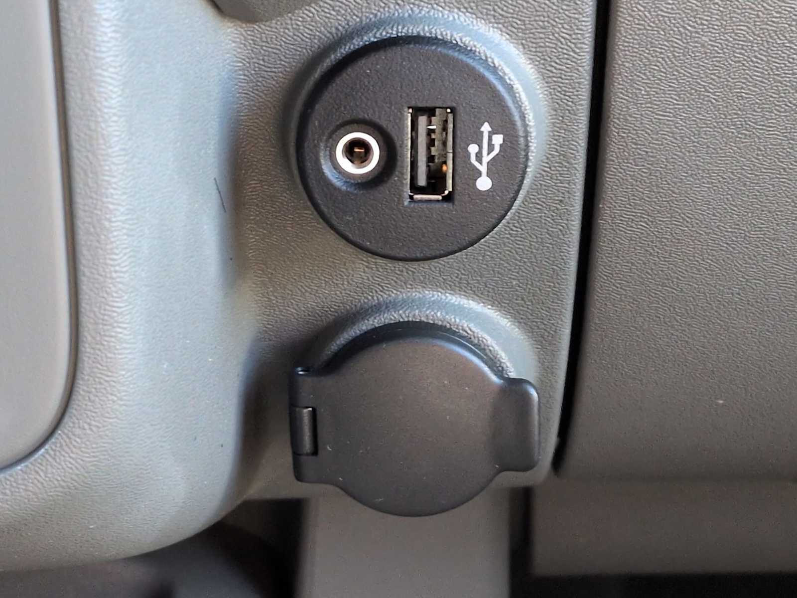 Thumbnail: 2021 Nissan Frontier - 31