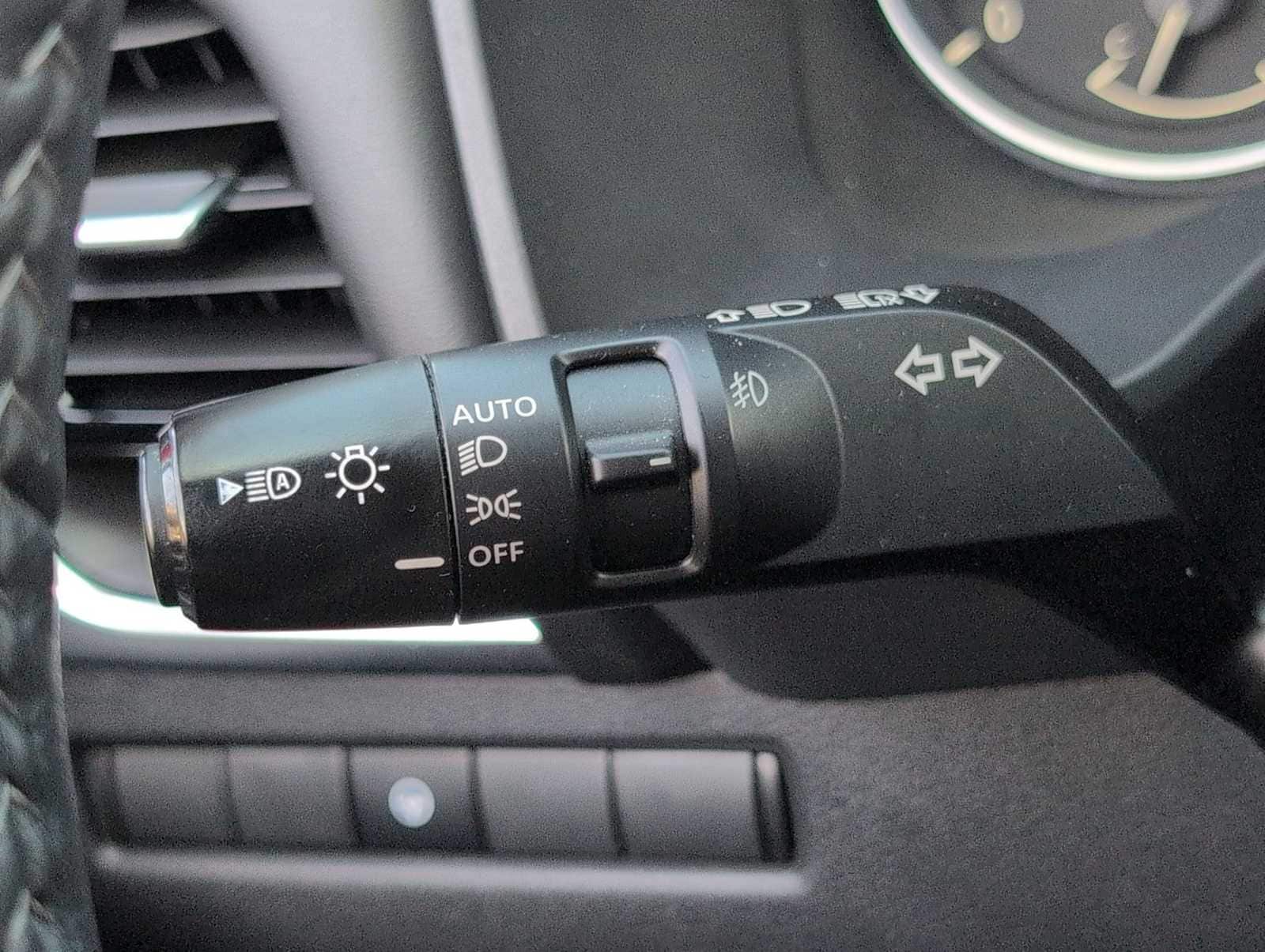 Thumbnail: 2021 Nissan Rogue - 26