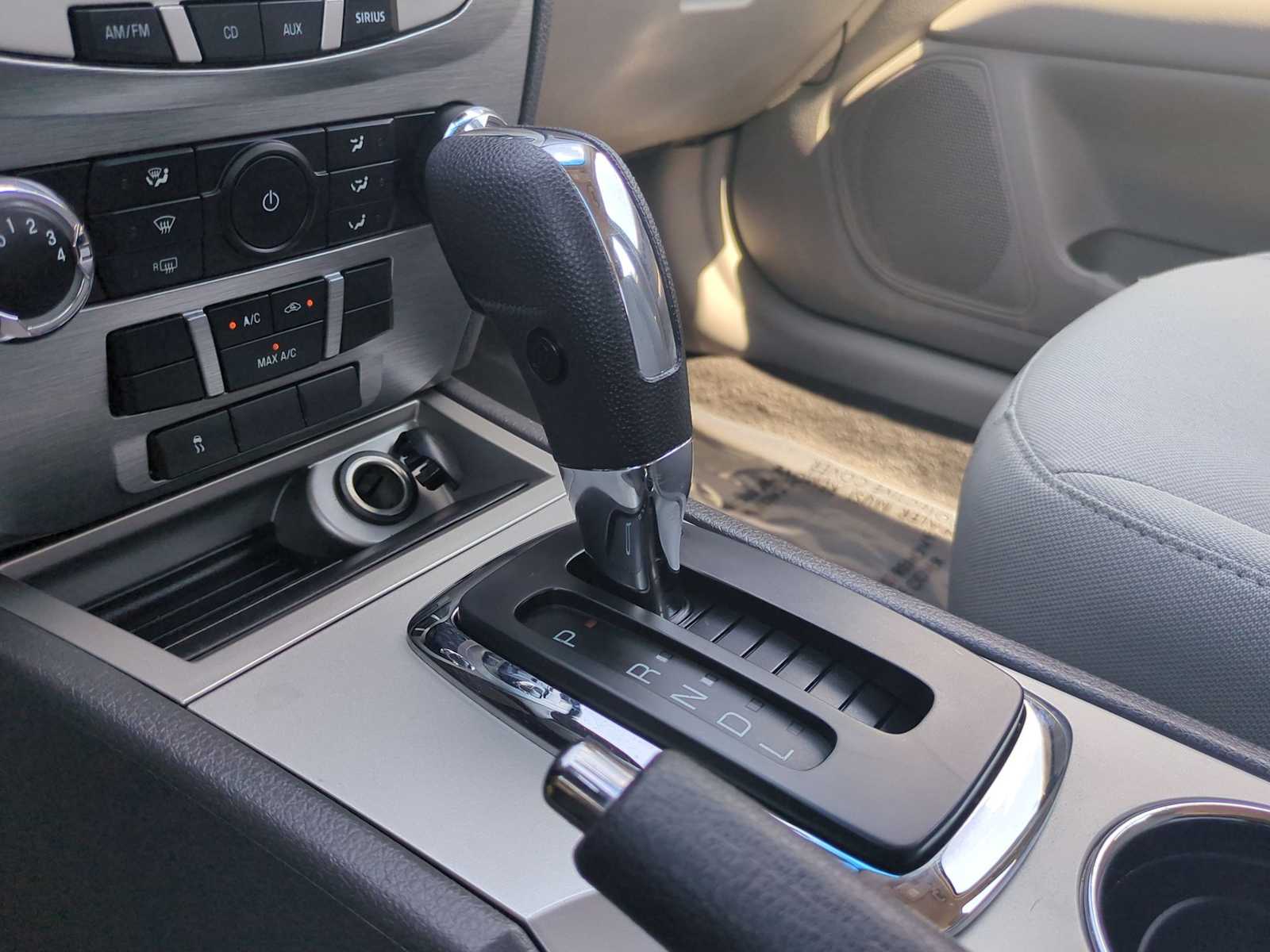 Thumbnail: 2010 Ford Fusion - 28