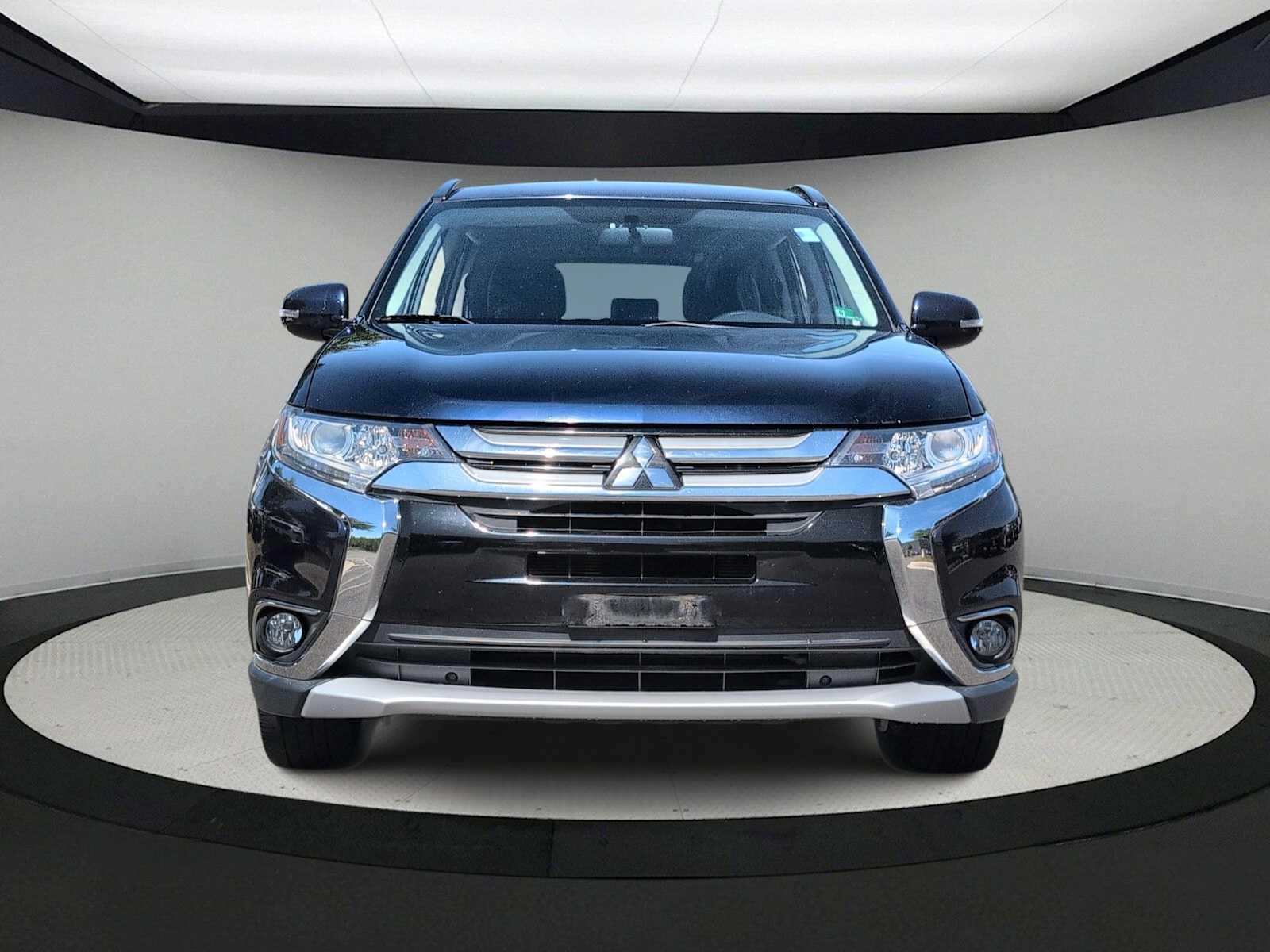 Thumbnail: 2016 Mitsubishi Outlander - 3