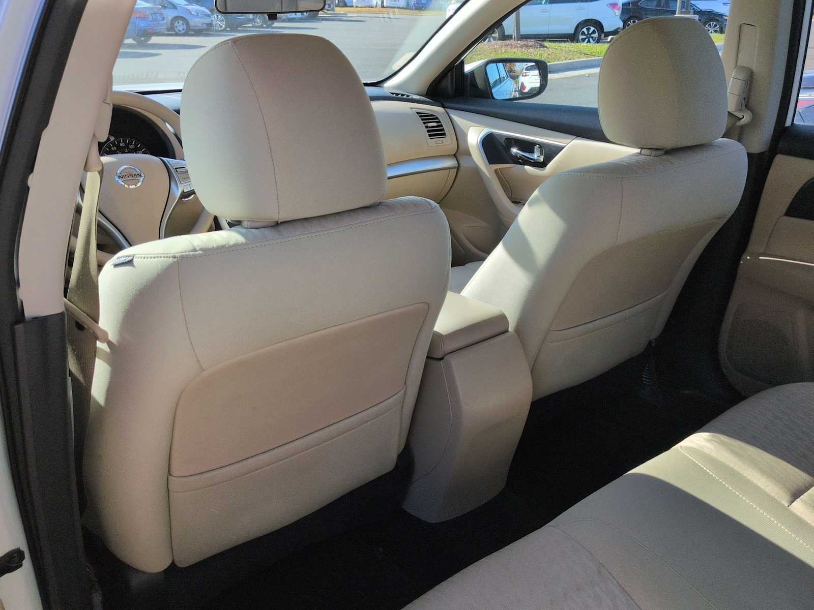 Thumbnail: 2016 Nissan Altima - 19