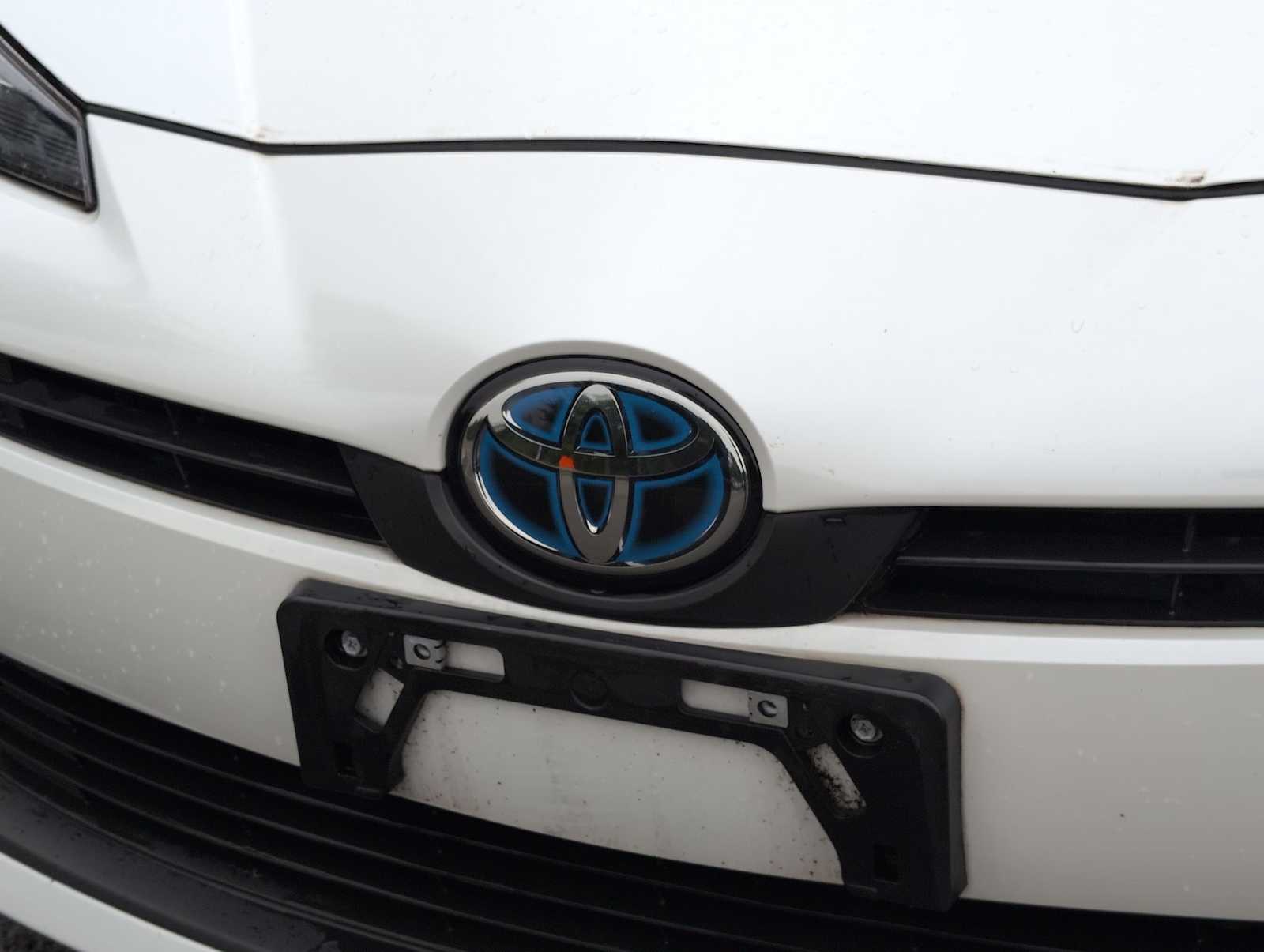 Thumbnail: 2022 Toyota Prius - 12