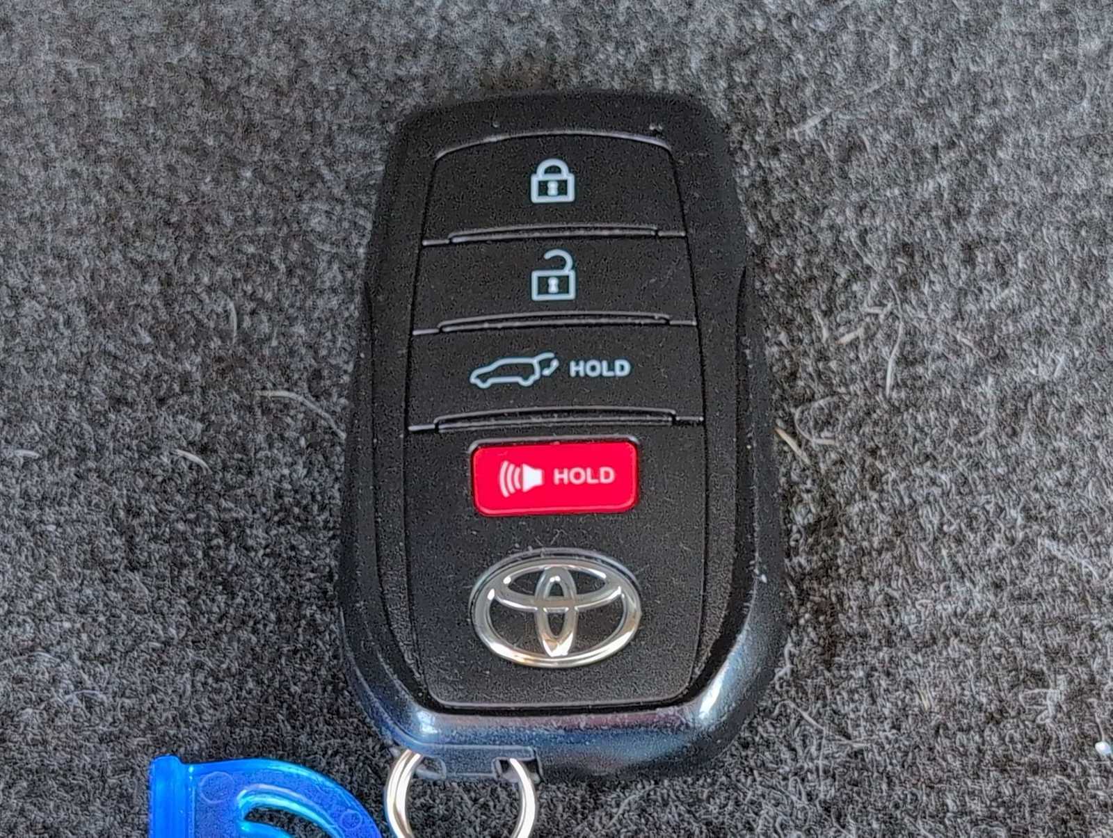 Thumbnail: 2023 Toyota Sequoia - 32