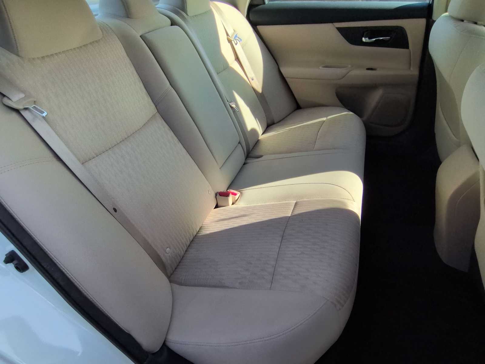 Thumbnail: 2016 Nissan Altima - 21