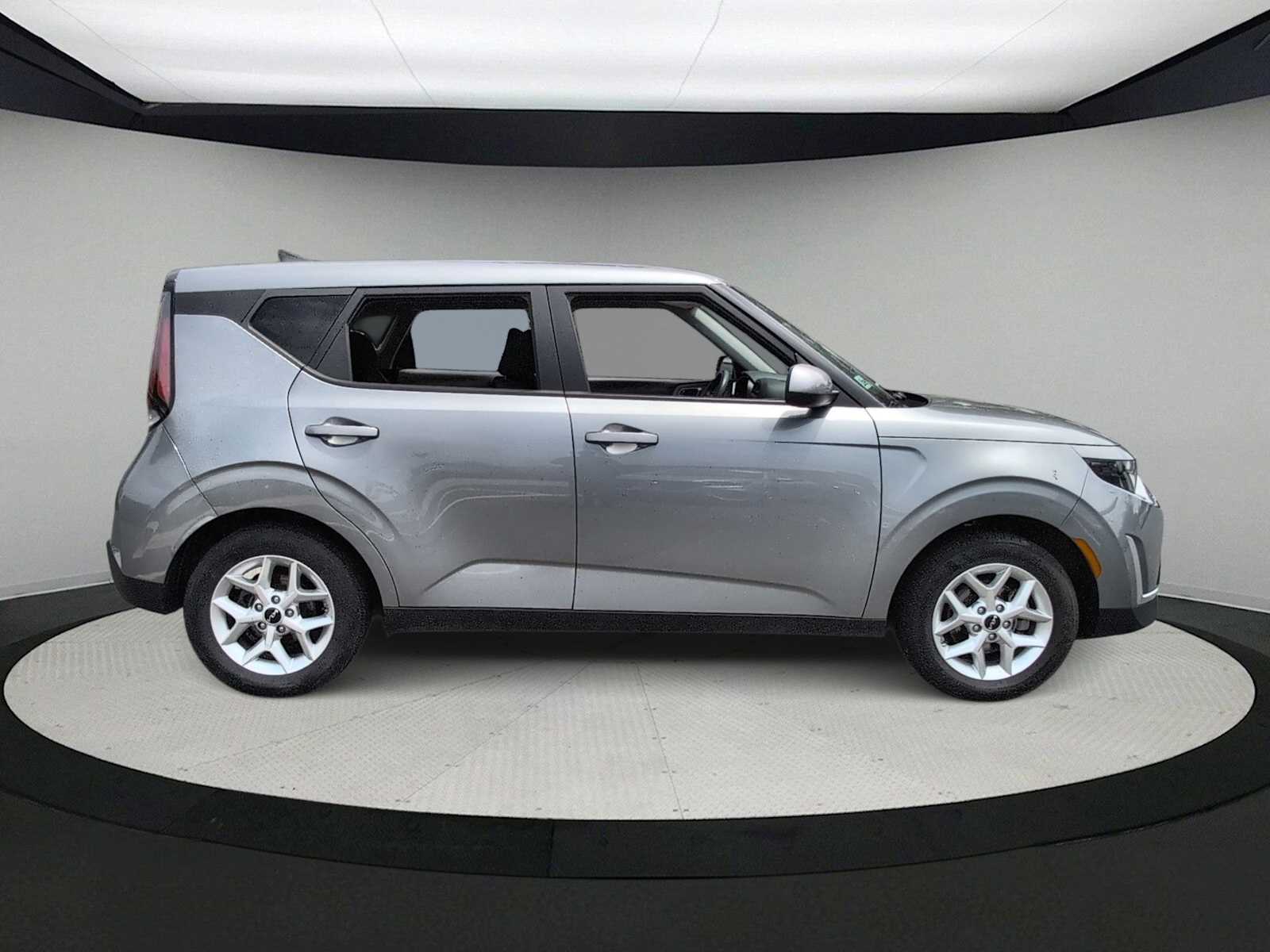 Thumbnail: 2024 Kia Soul - 9