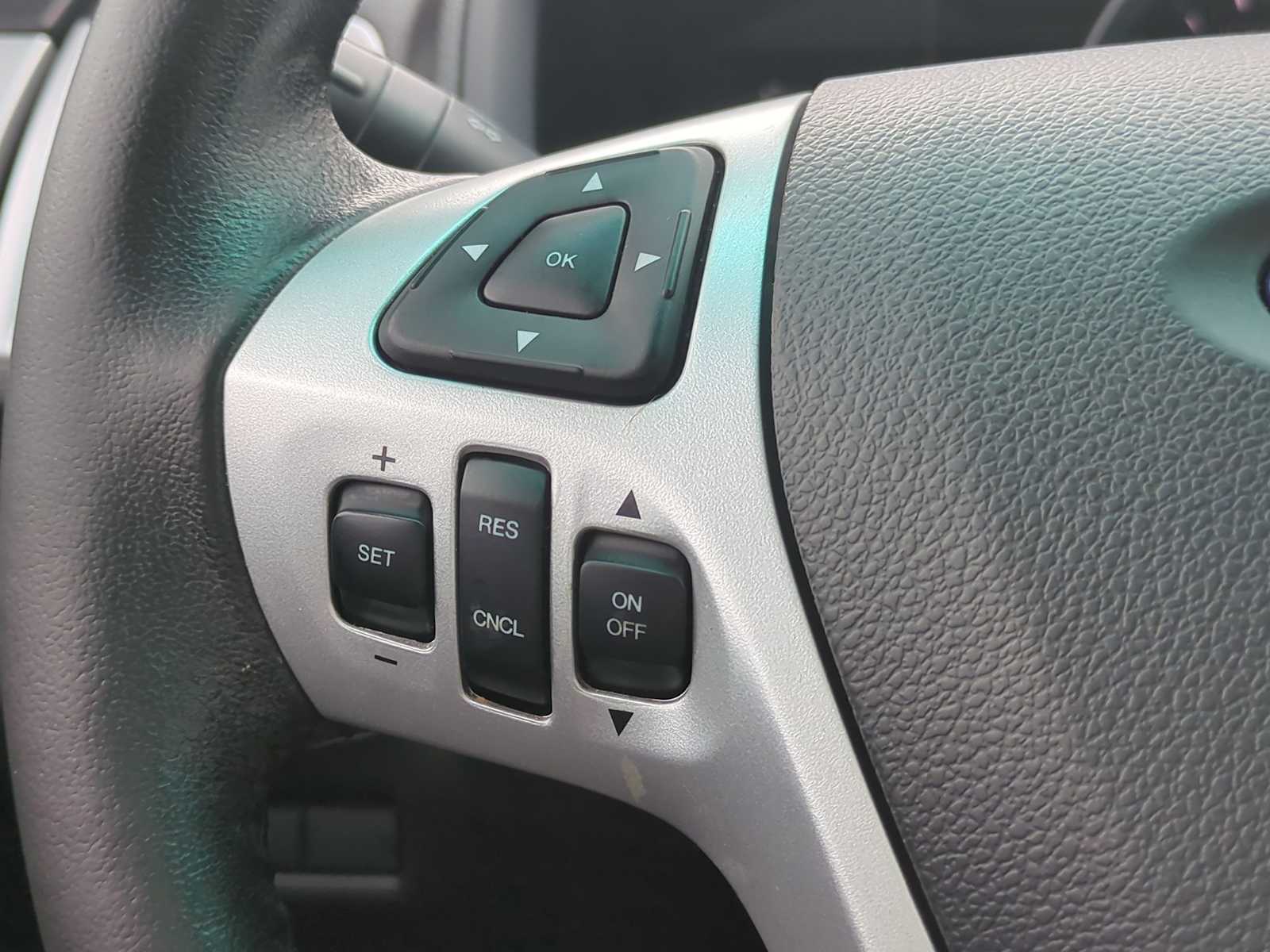 Thumbnail: 2015 Ford Explorer - 25