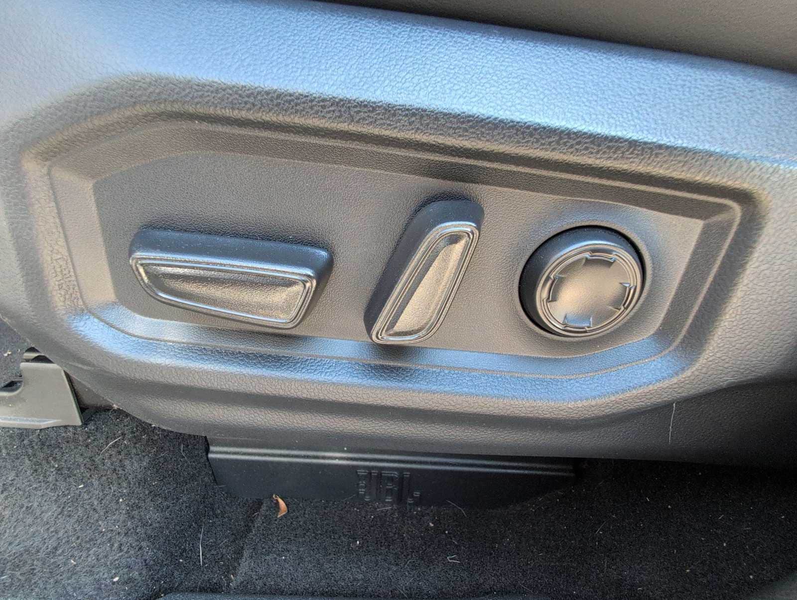 Thumbnail: 2023 Toyota Sequoia - 17