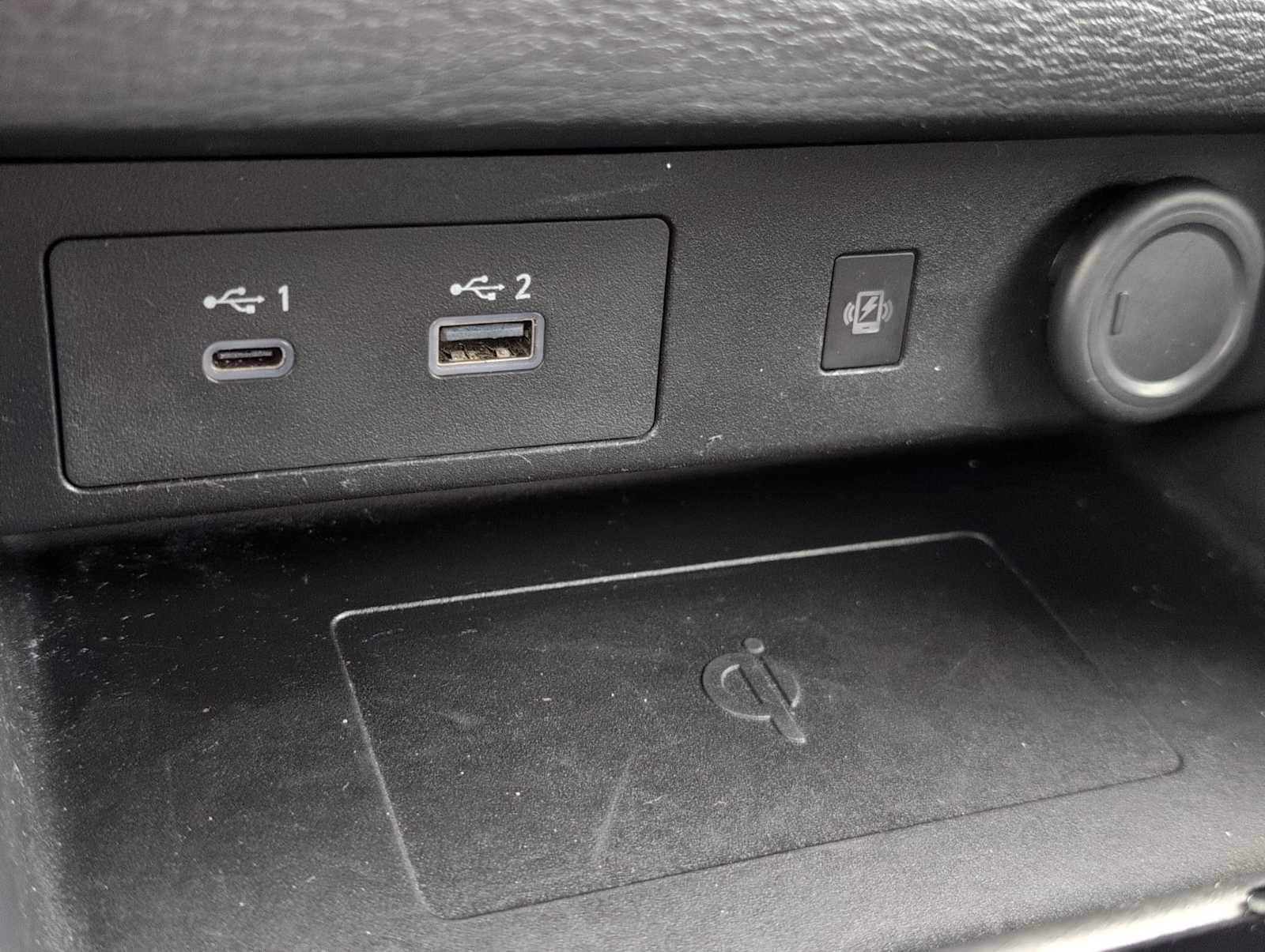 Thumbnail: 2024 Mitsubishi Outlander - 30