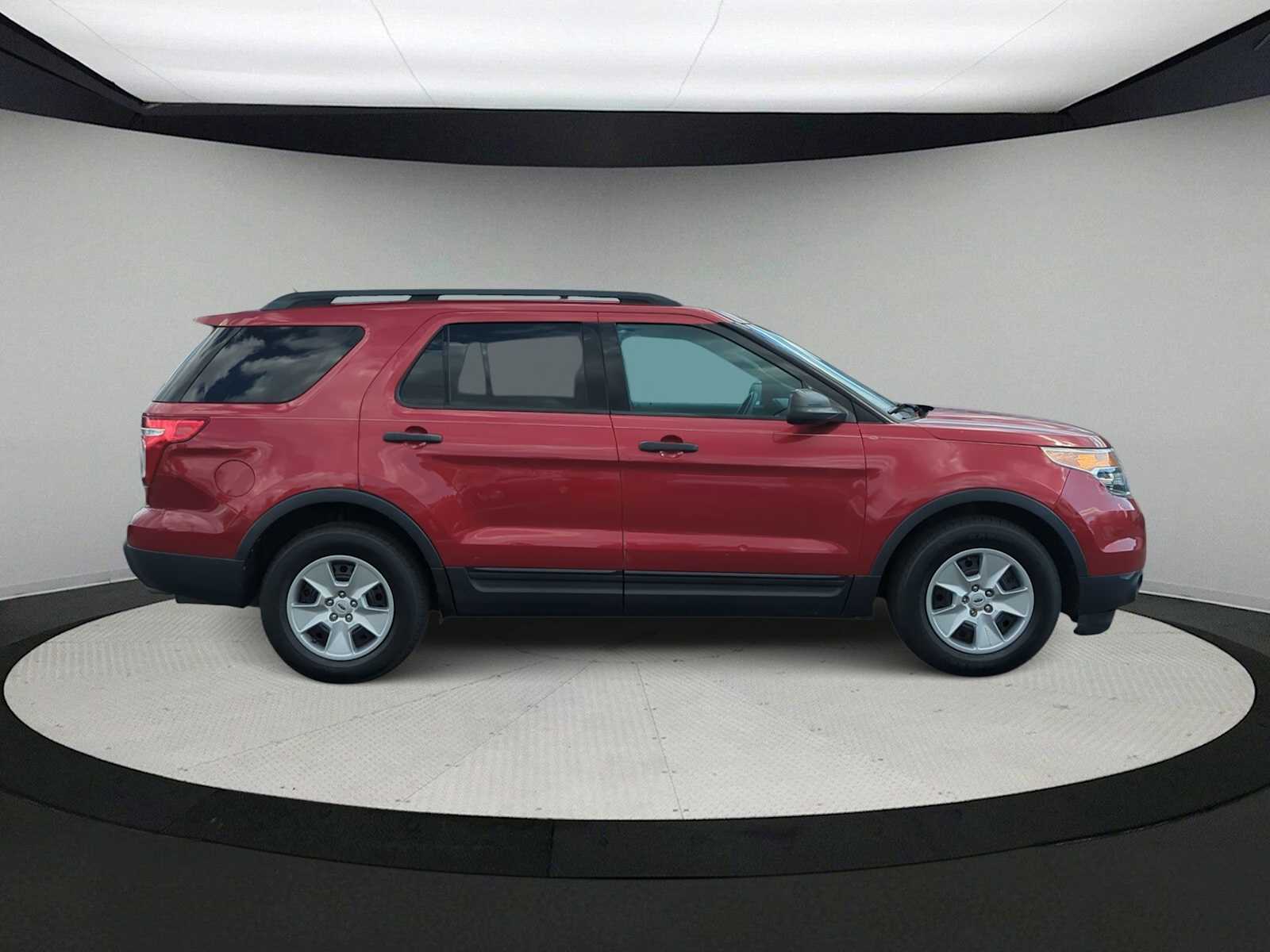 Thumbnail: 2013 Ford Explorer - 9