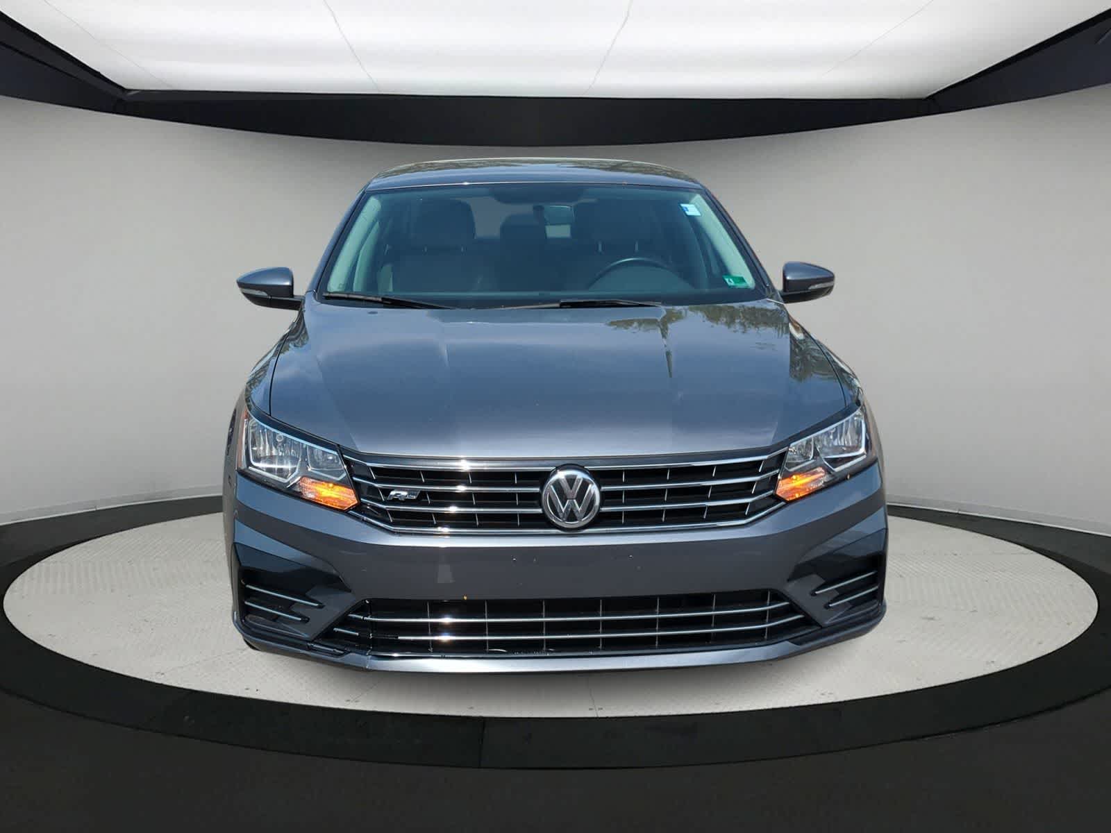 Thumbnail: 2018 Volkswagen Passat - 3
